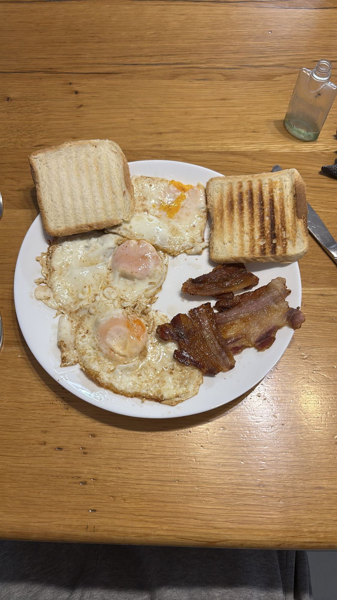 Fried Eggs with Bacon & Toast