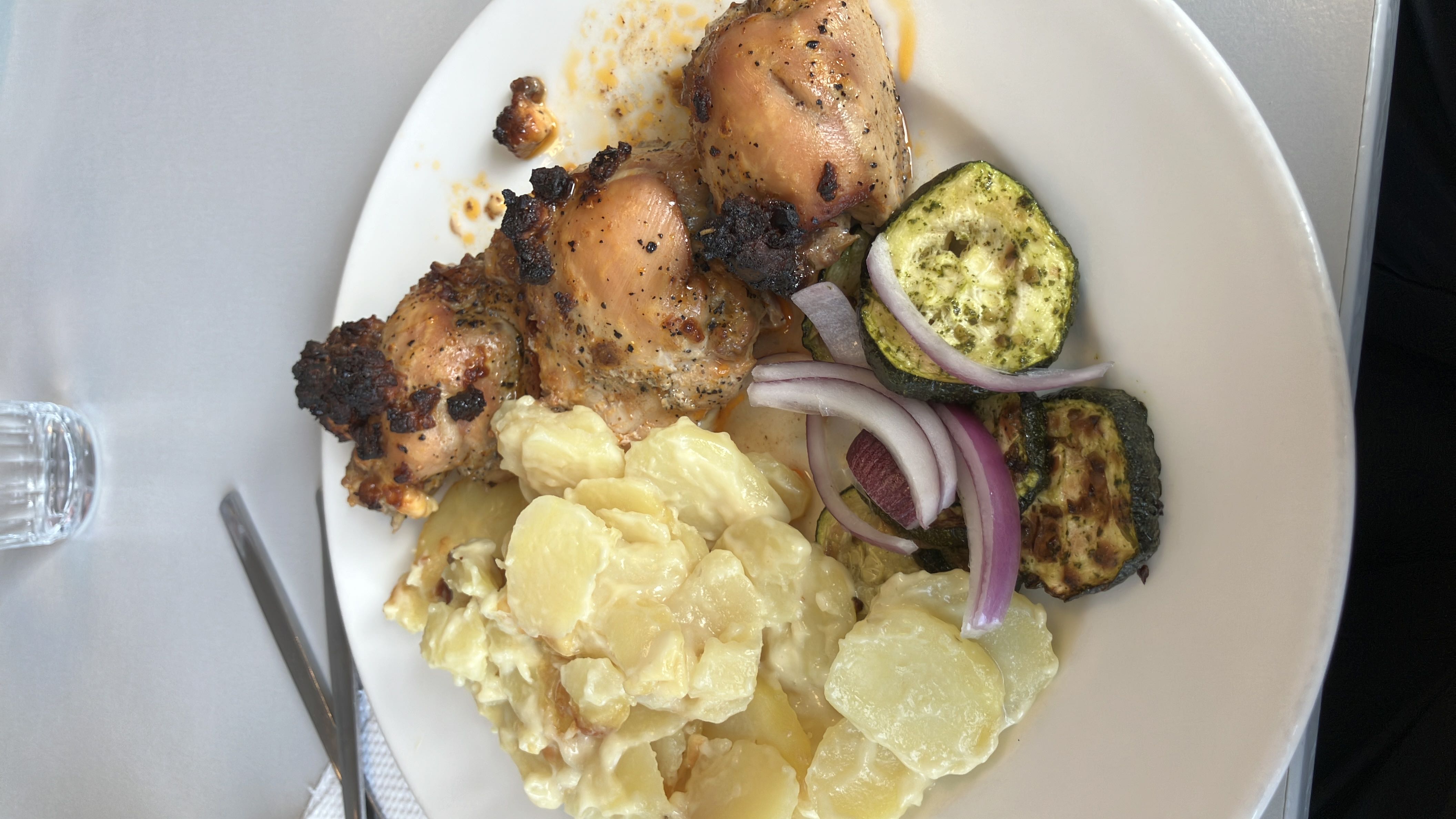 Pieczony kurczak z warzywami