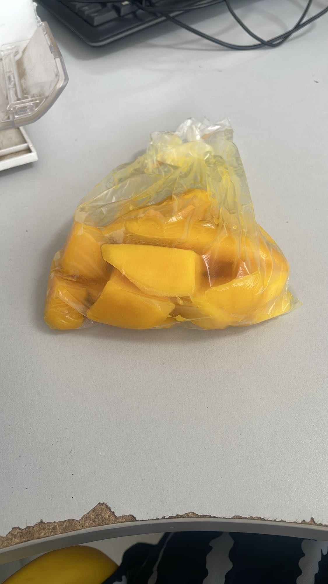 Fresh Mango Slices