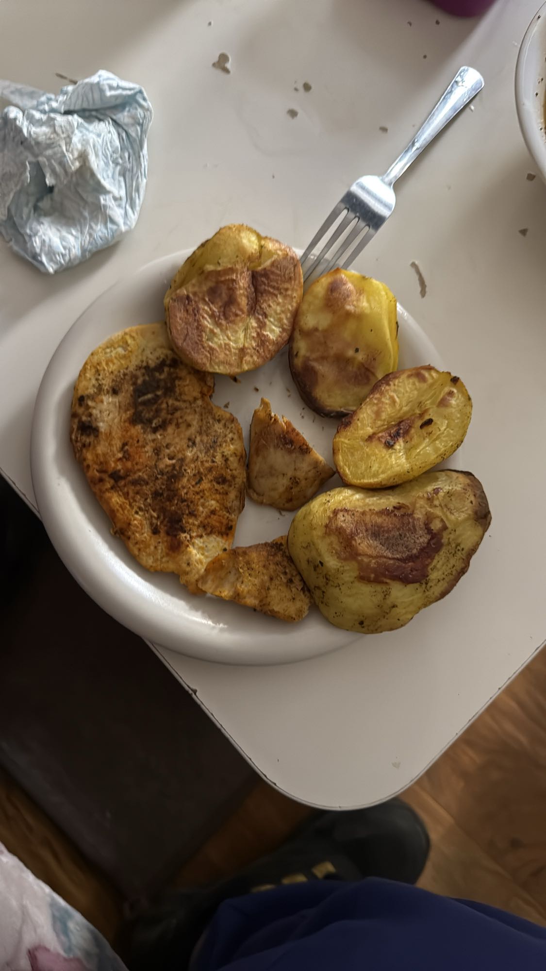 Pui la grătar cu cartofi