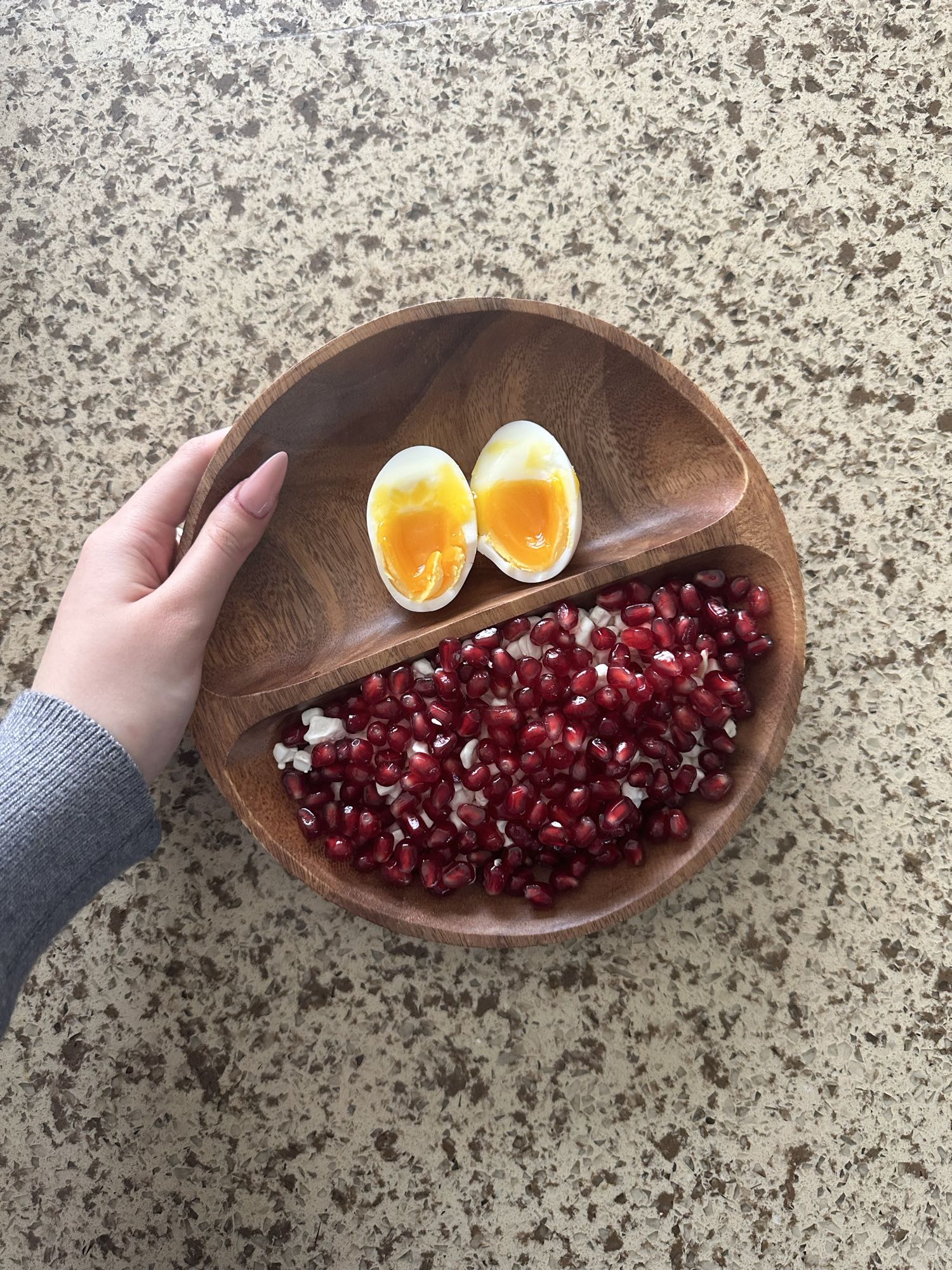 Яйца с гранатом