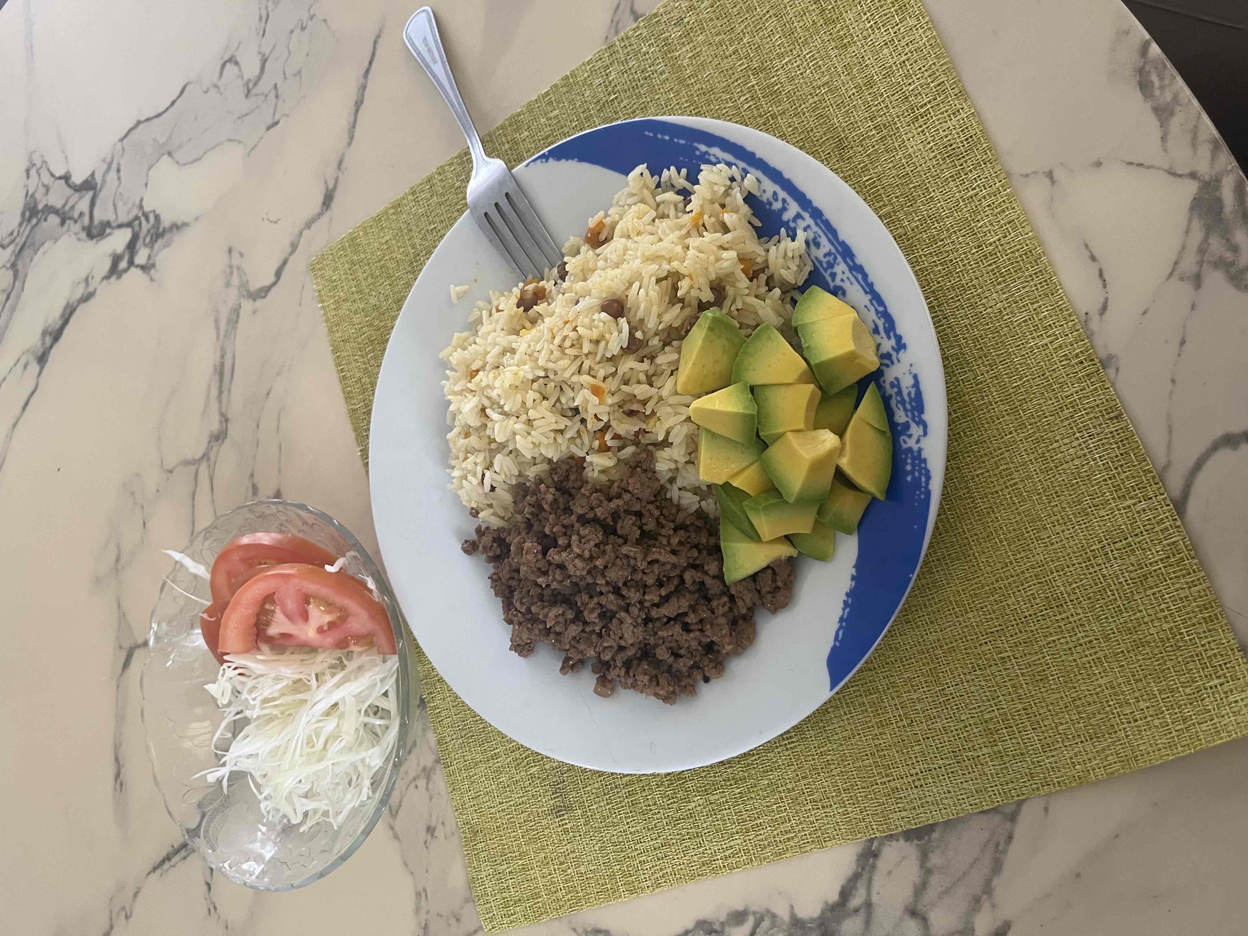 Rice with beef and avocado