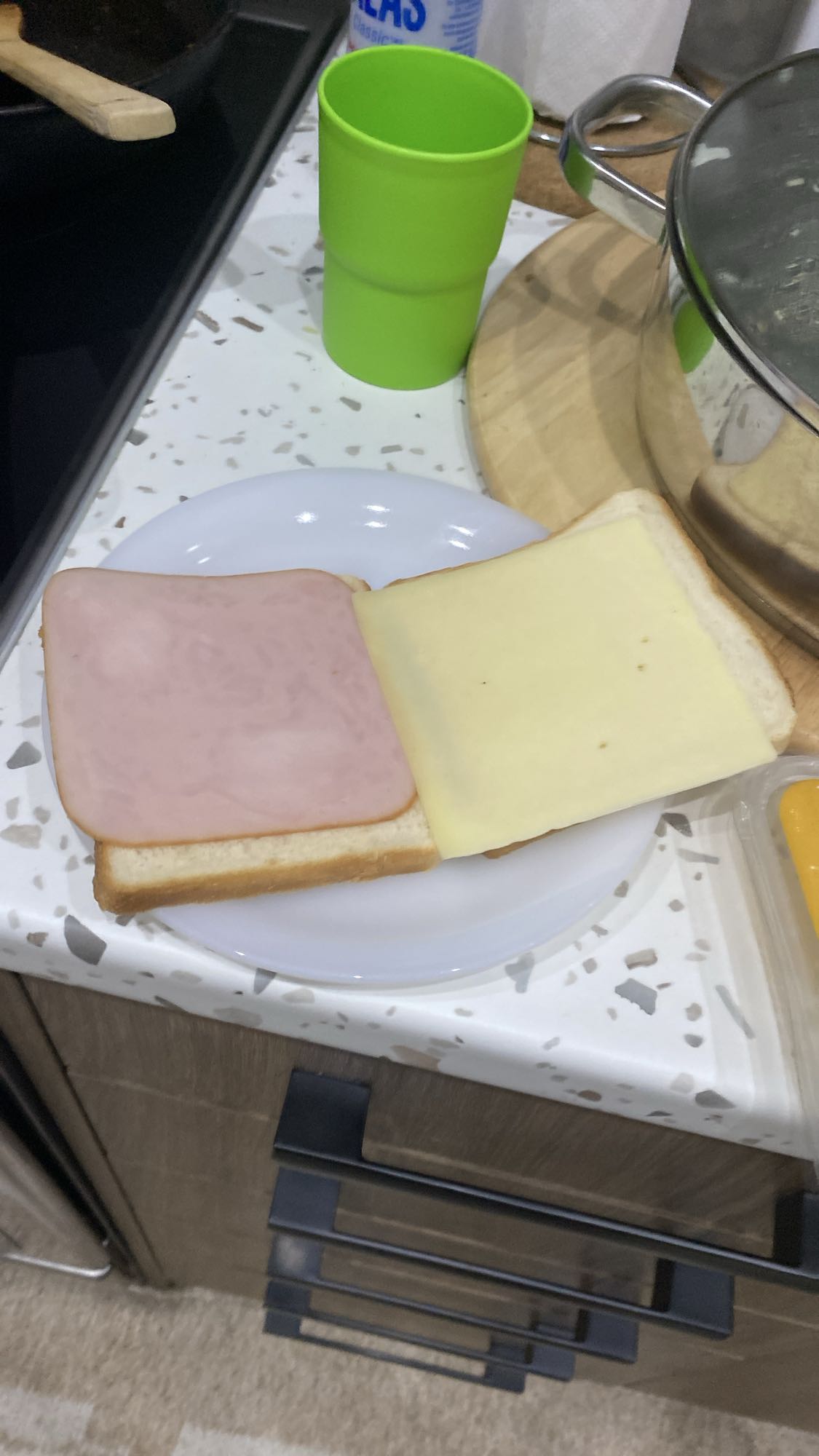 Σάντουιτς με ζαμπόν και τυρί