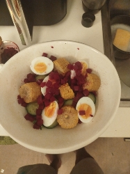 Salade aux œufs et maïs