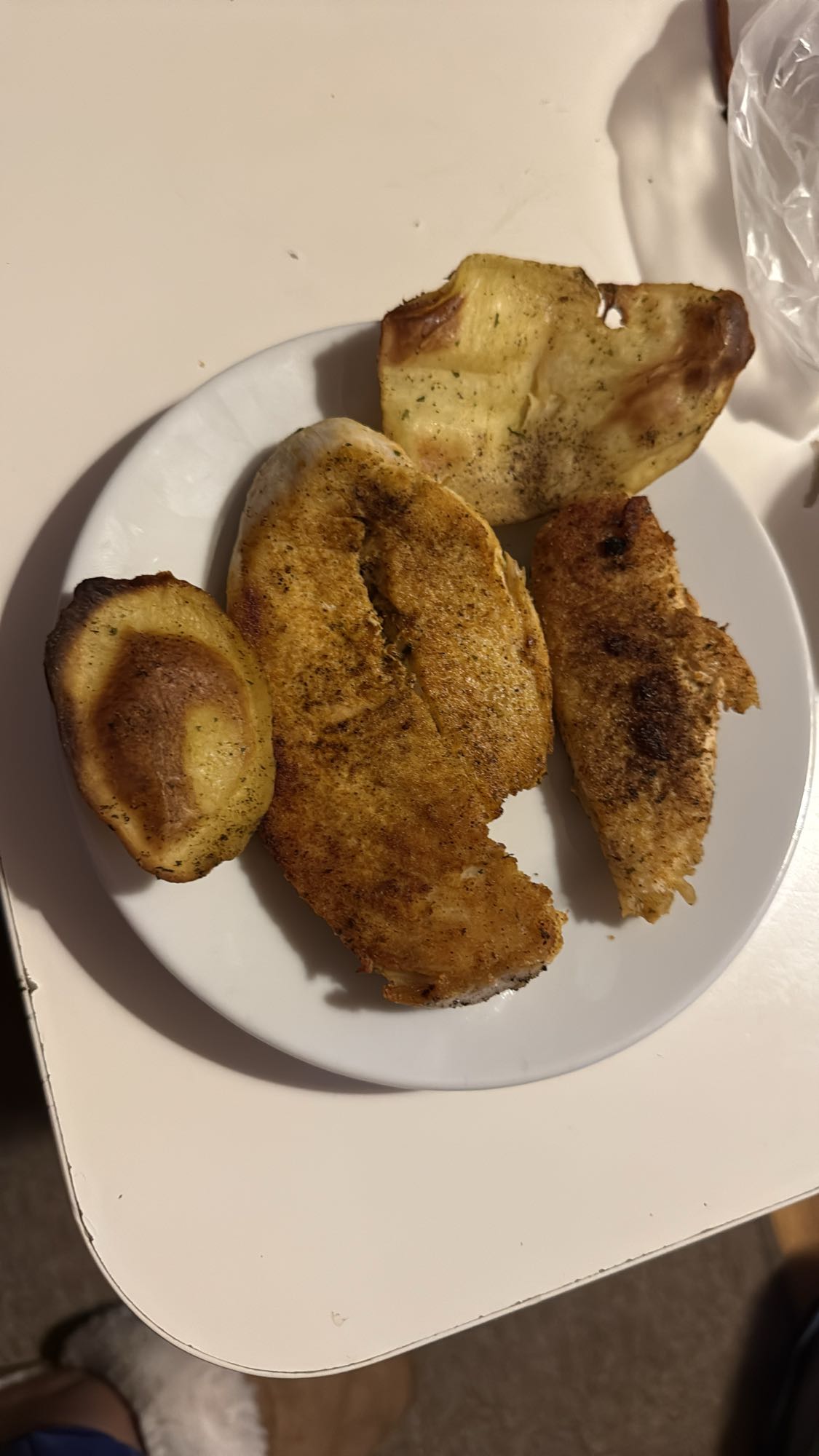 Pui la grătar cu cartofi