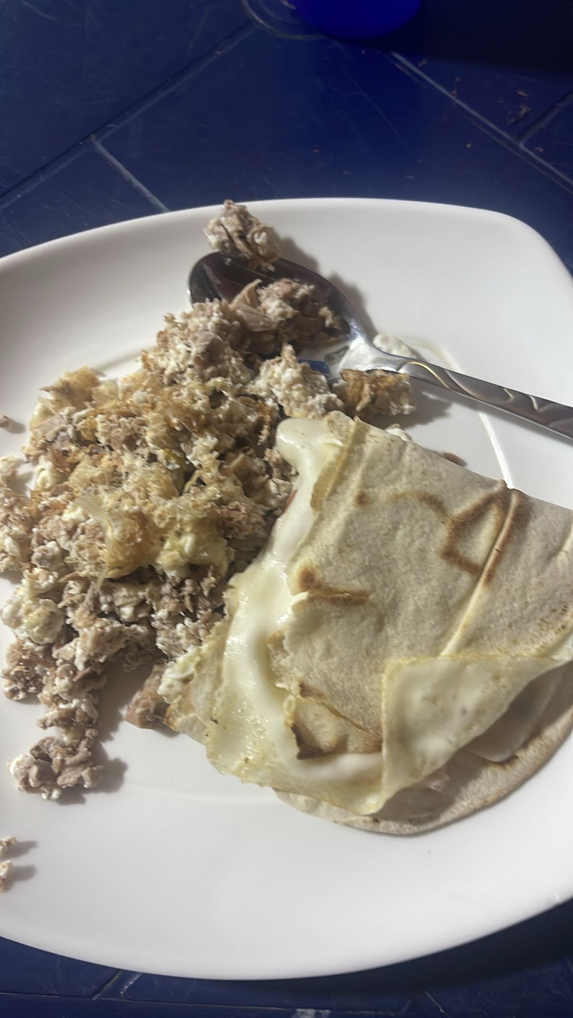 Tacos de atún con queso