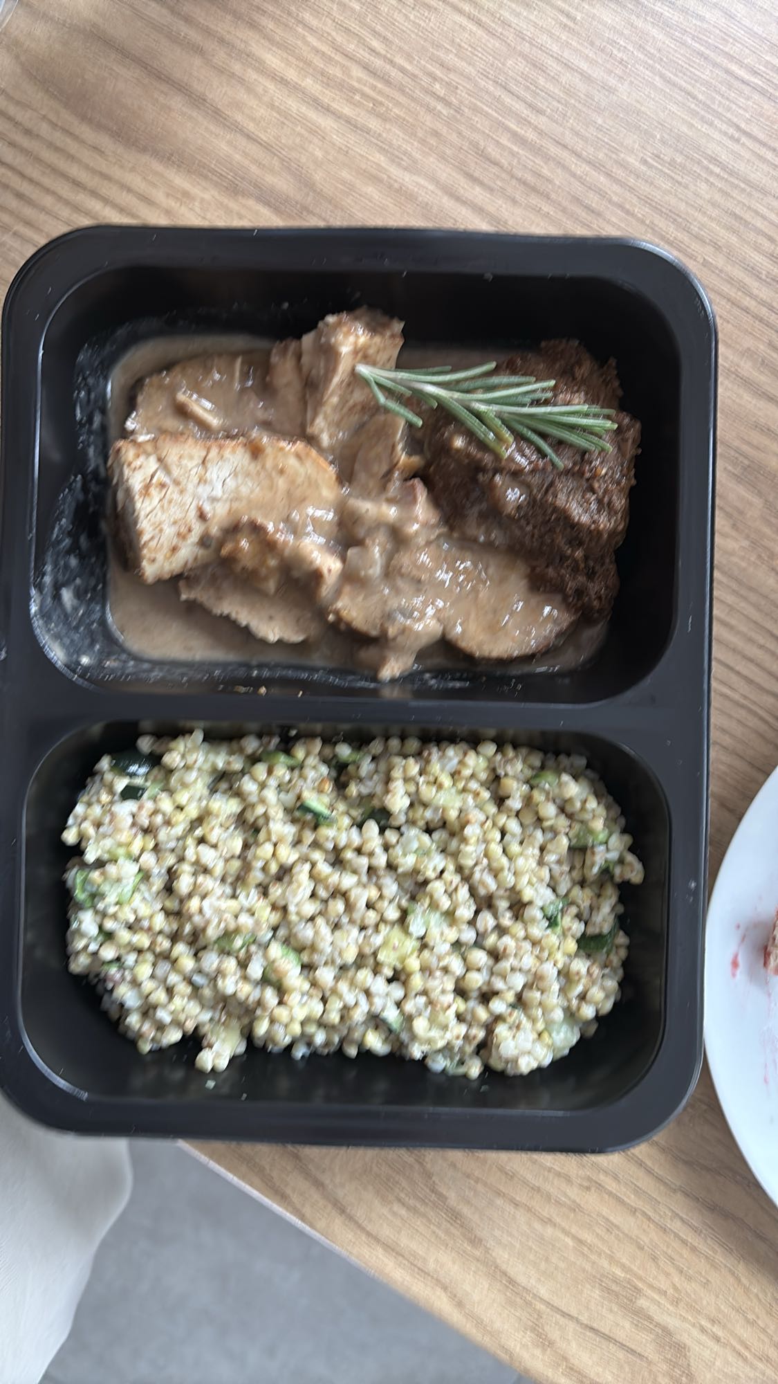 Polędwica w sosie z kaszą