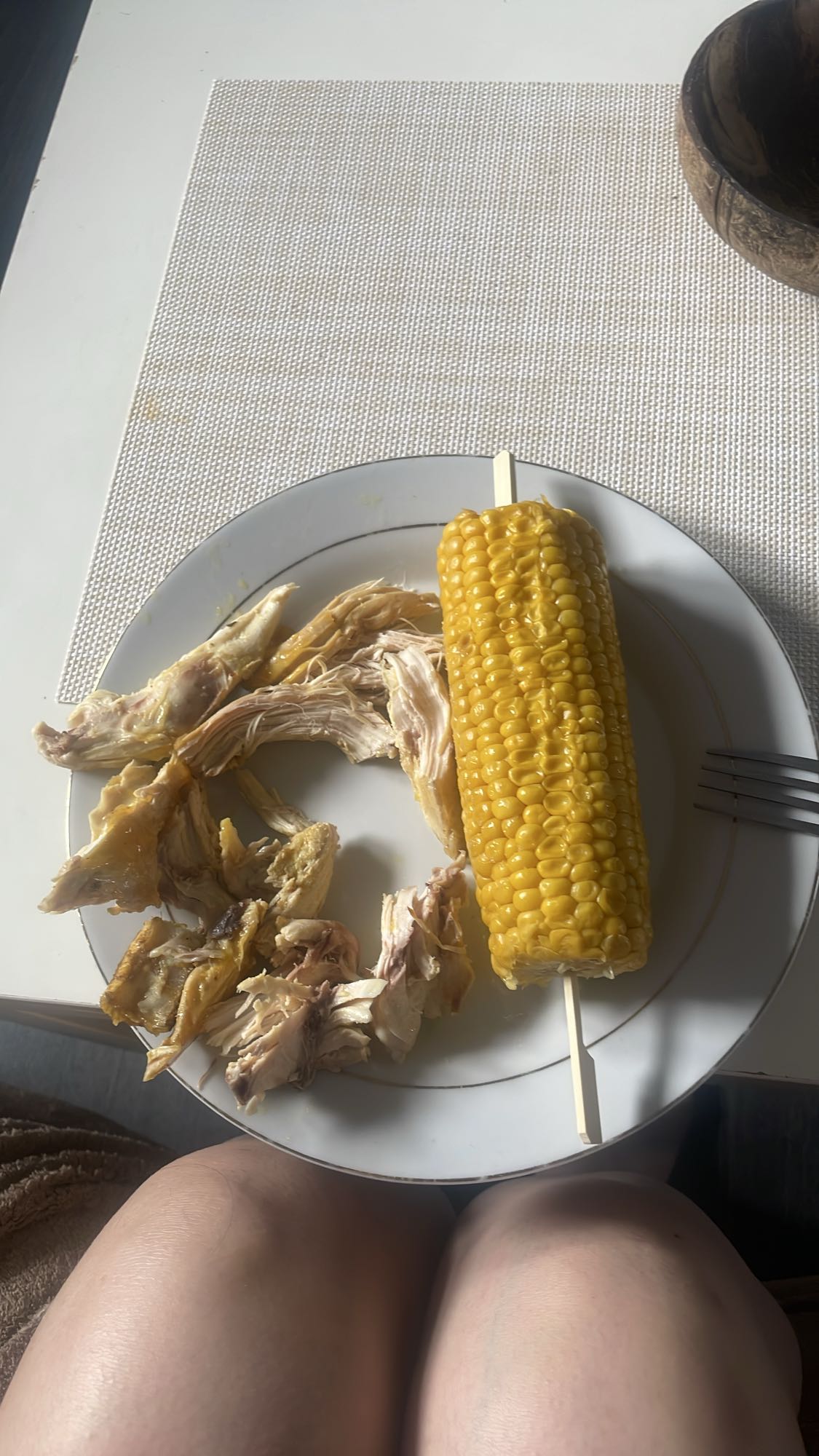 Poulet et maïs grillé