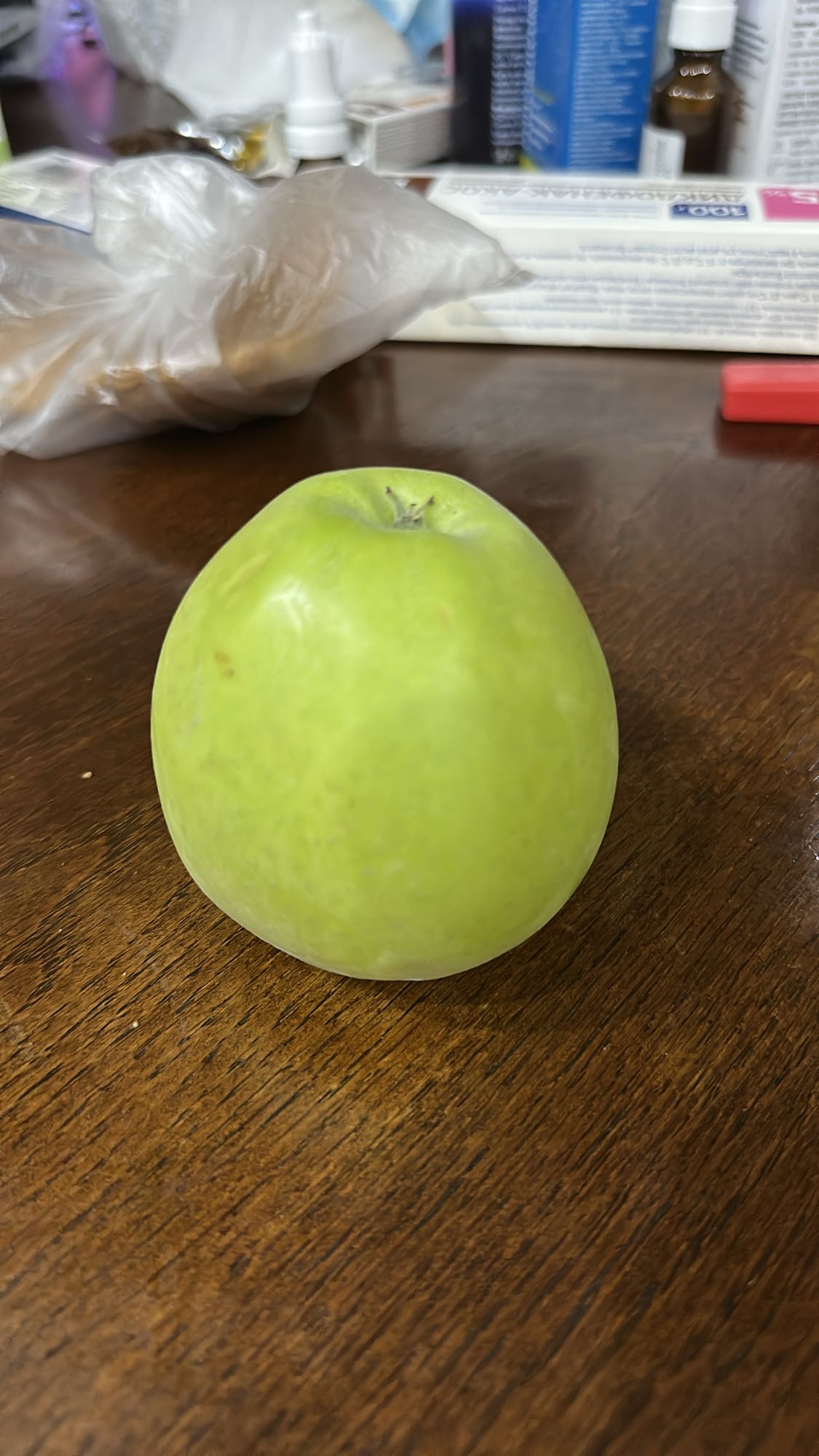 Зеленое яблоко