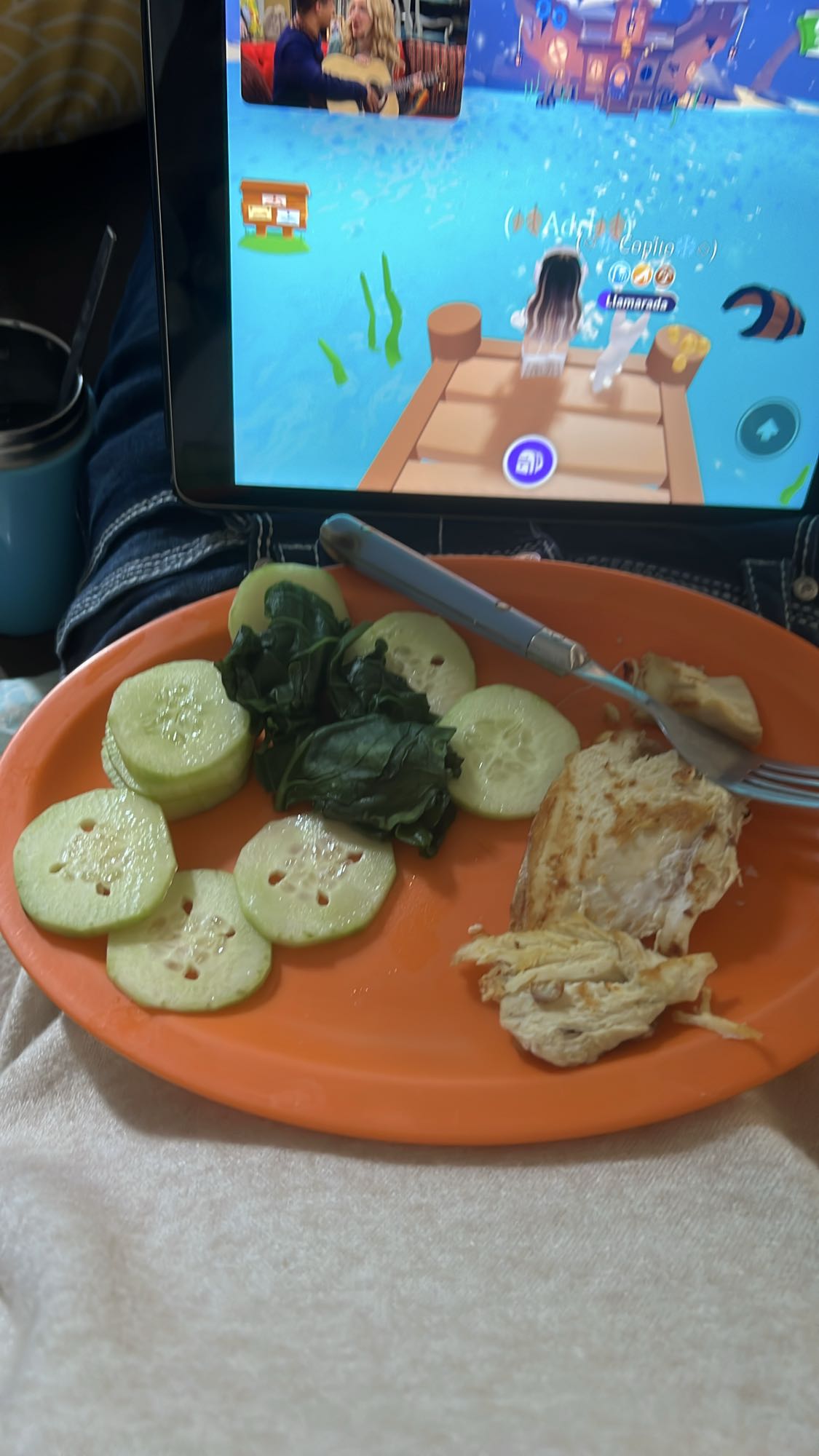 Pollo con pepino y espinaca