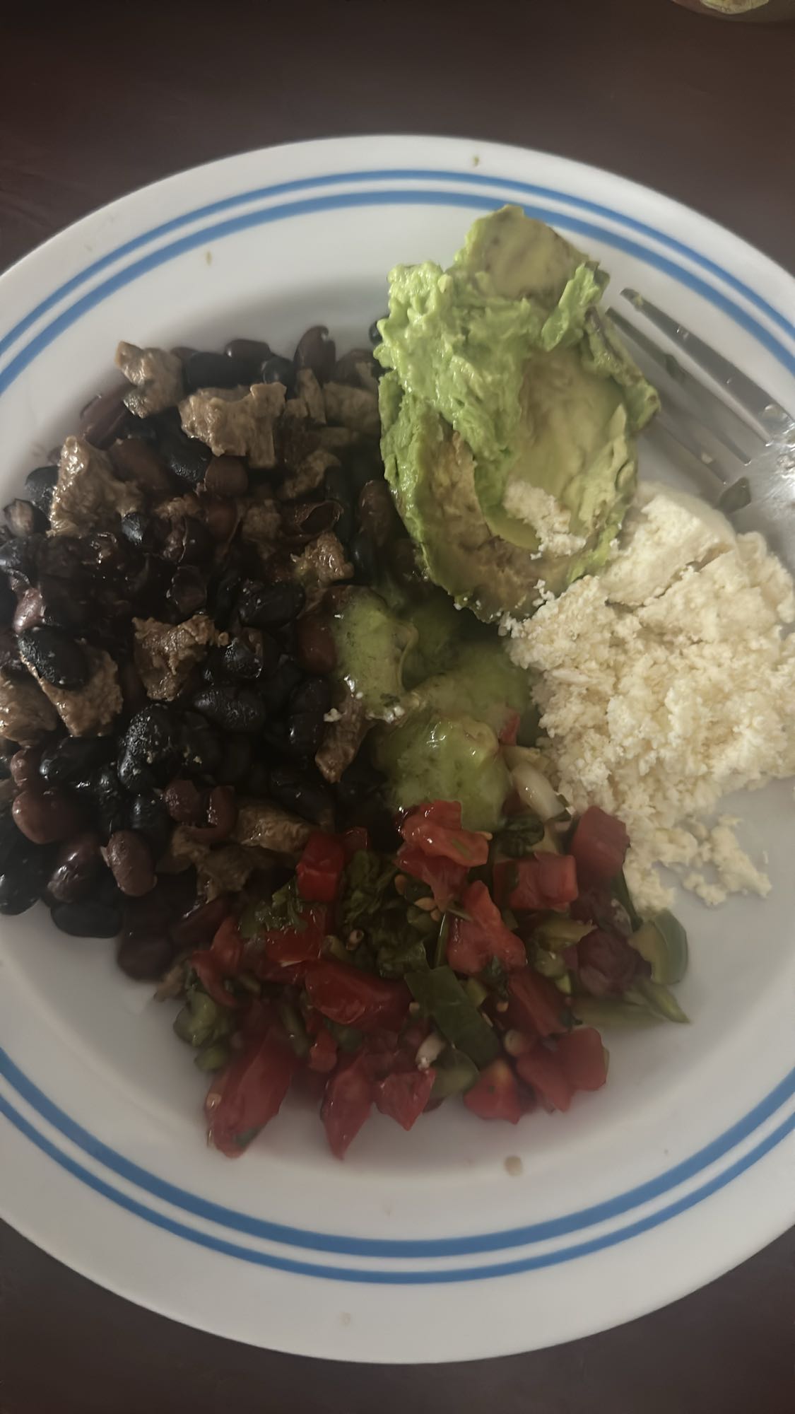 Plato de frijoles con carne