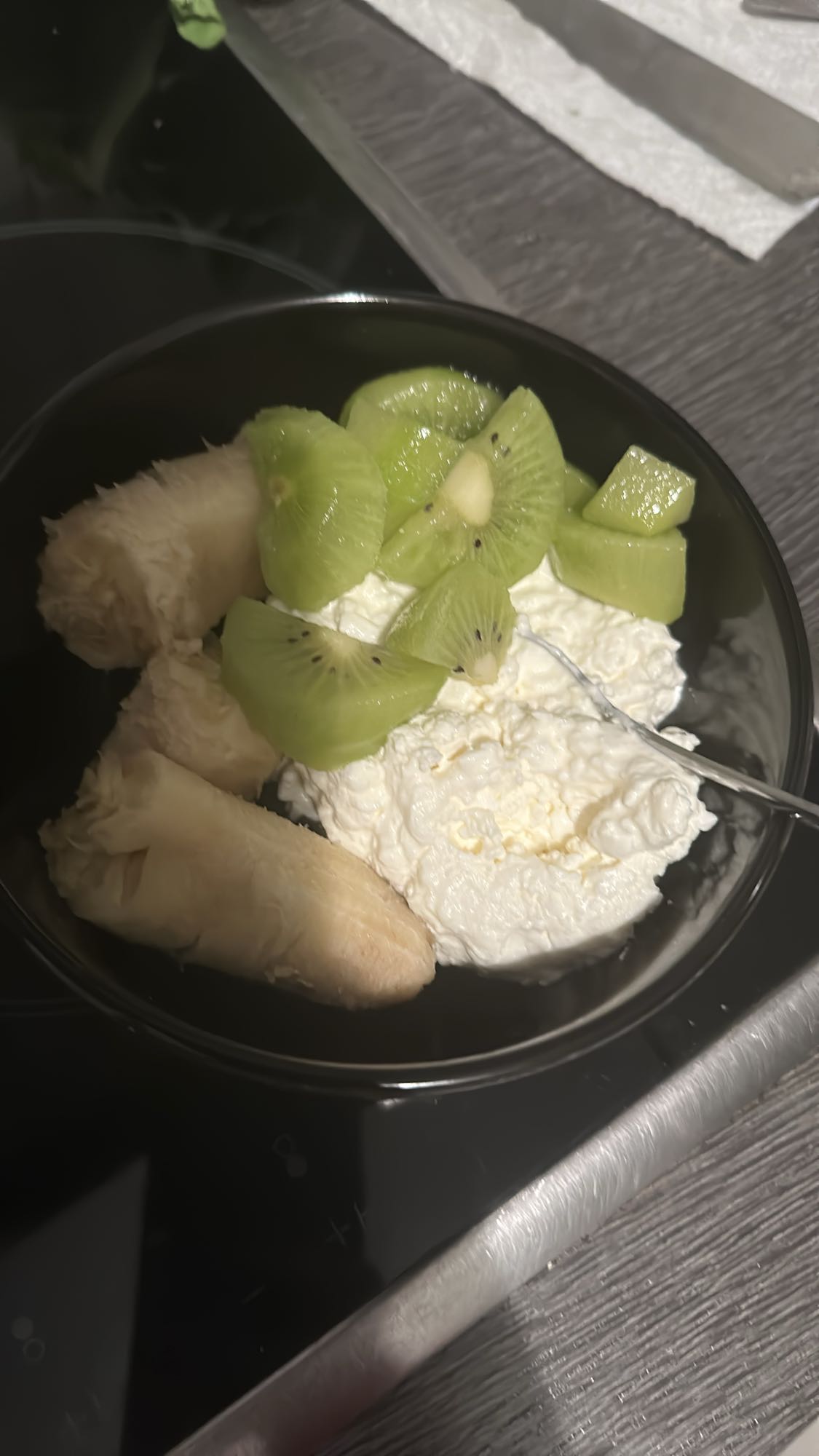 Hüttenkäse mit Obst