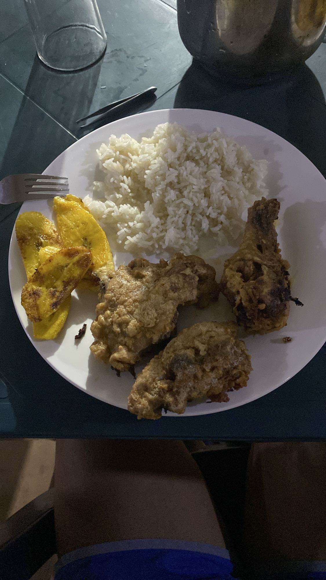 Pollo frito con arroz