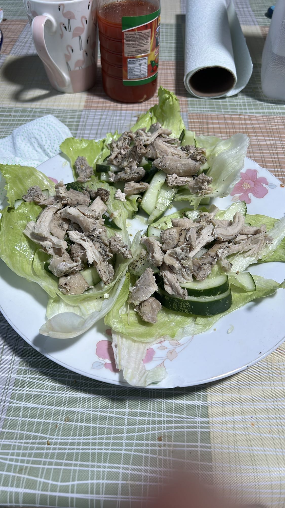 Tacos de lechuga y pollo