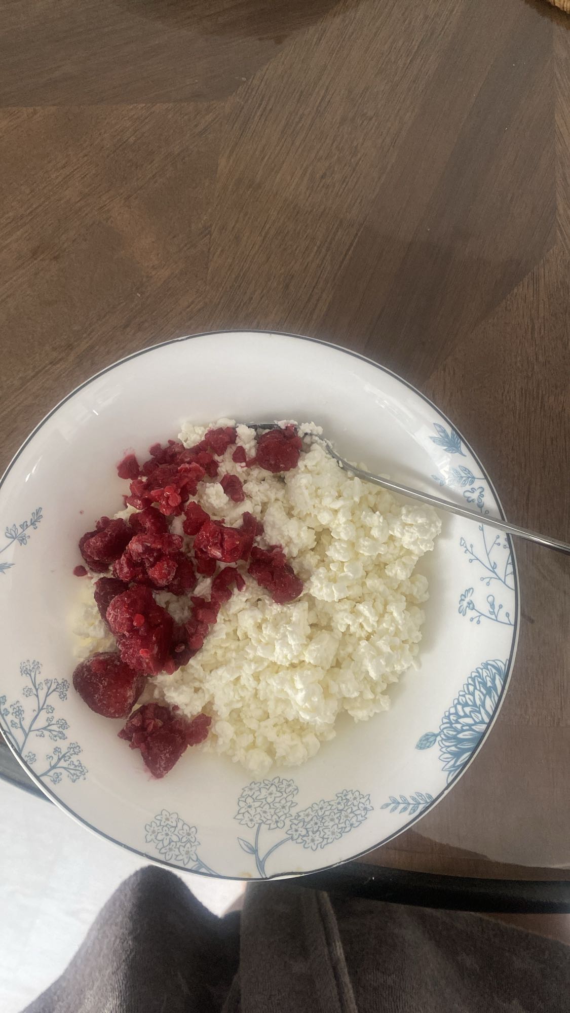 Творог с малиной