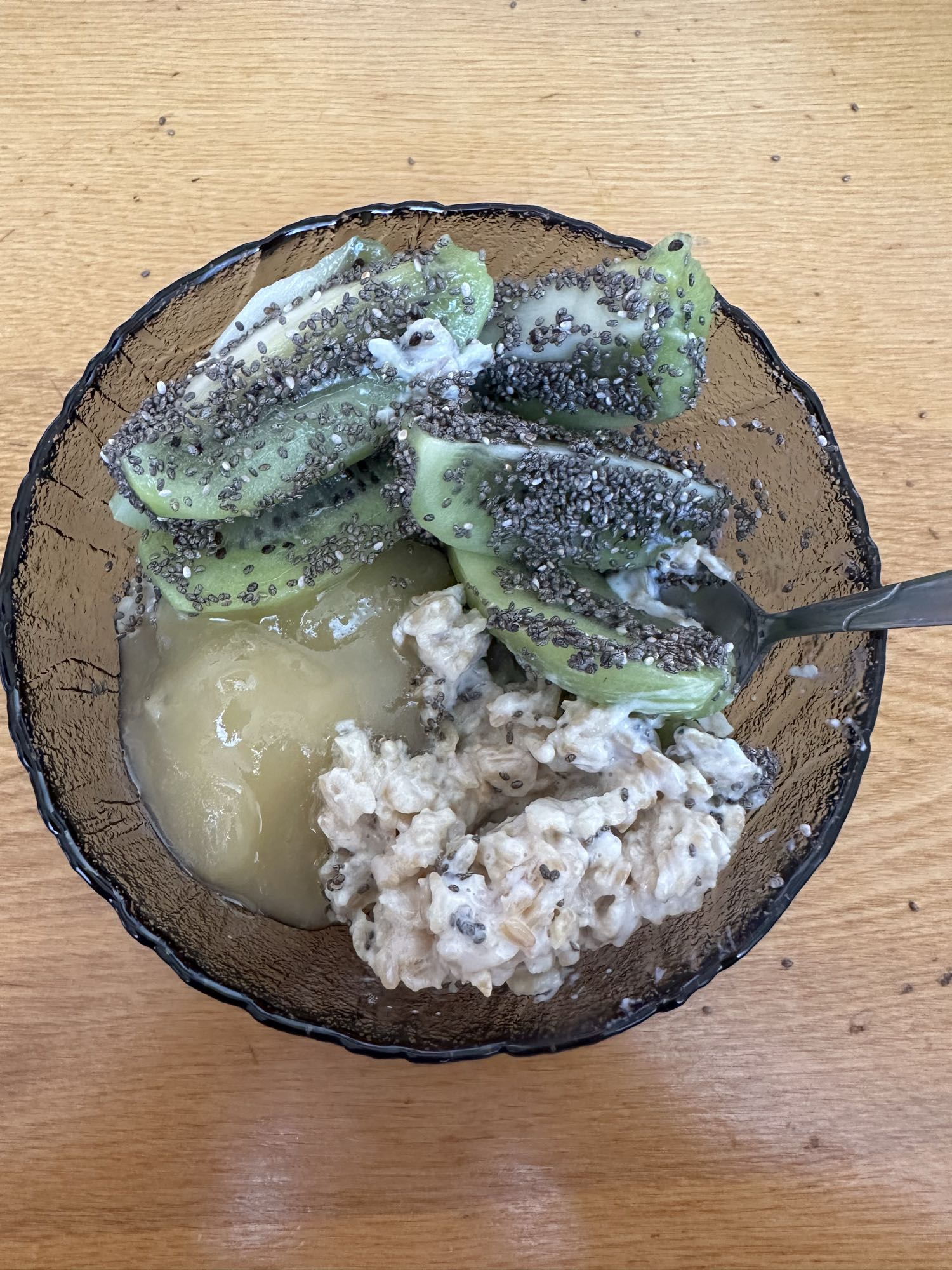 Овсянка с киви и чиа