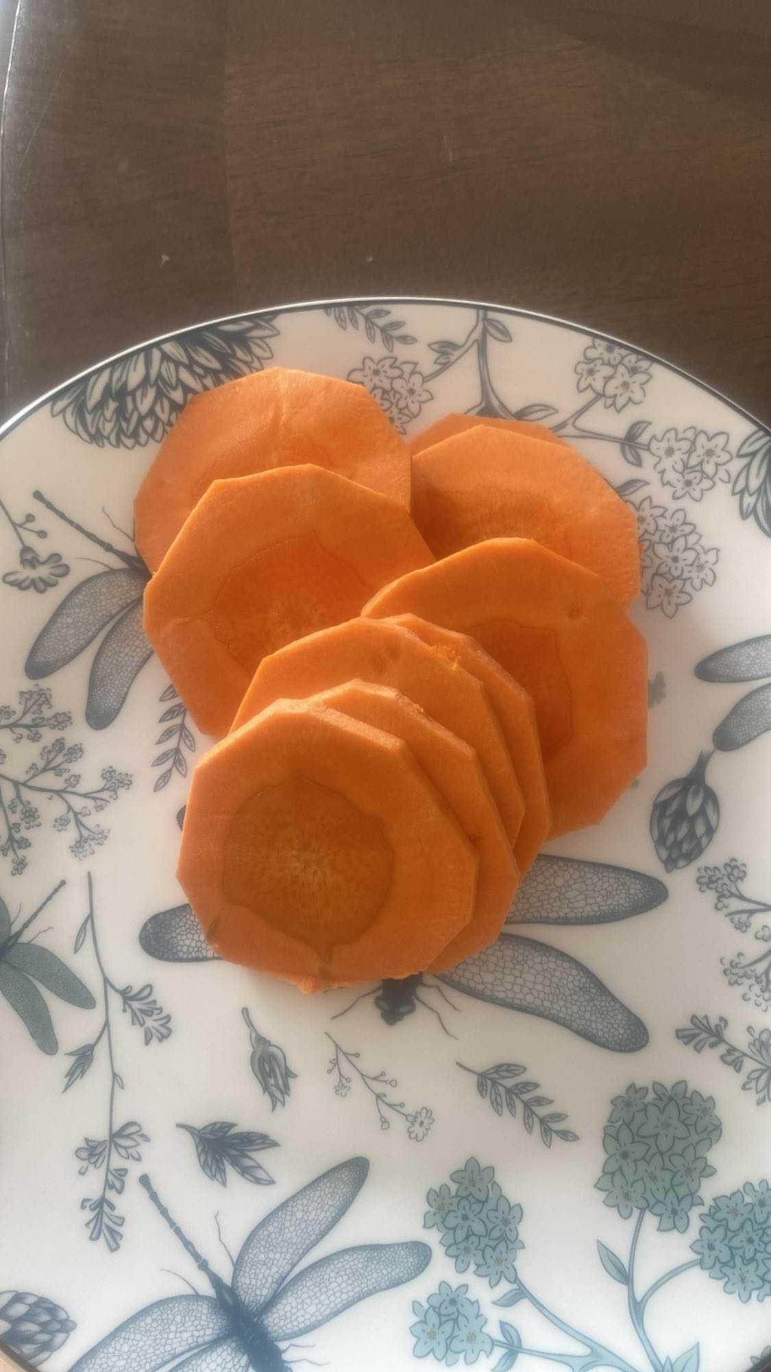 Нарезанная морковь