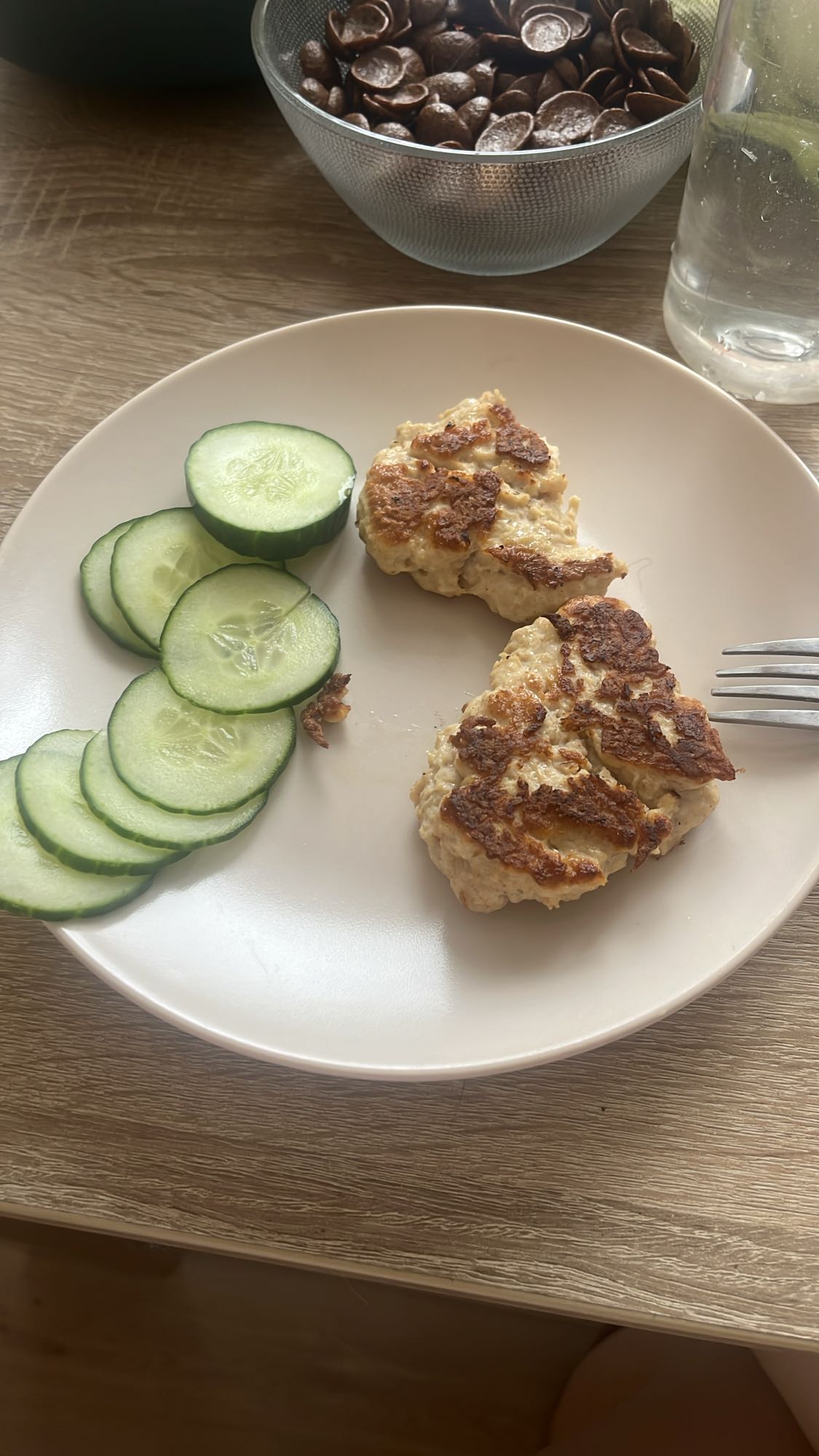 Куриные котлеты с огурцом