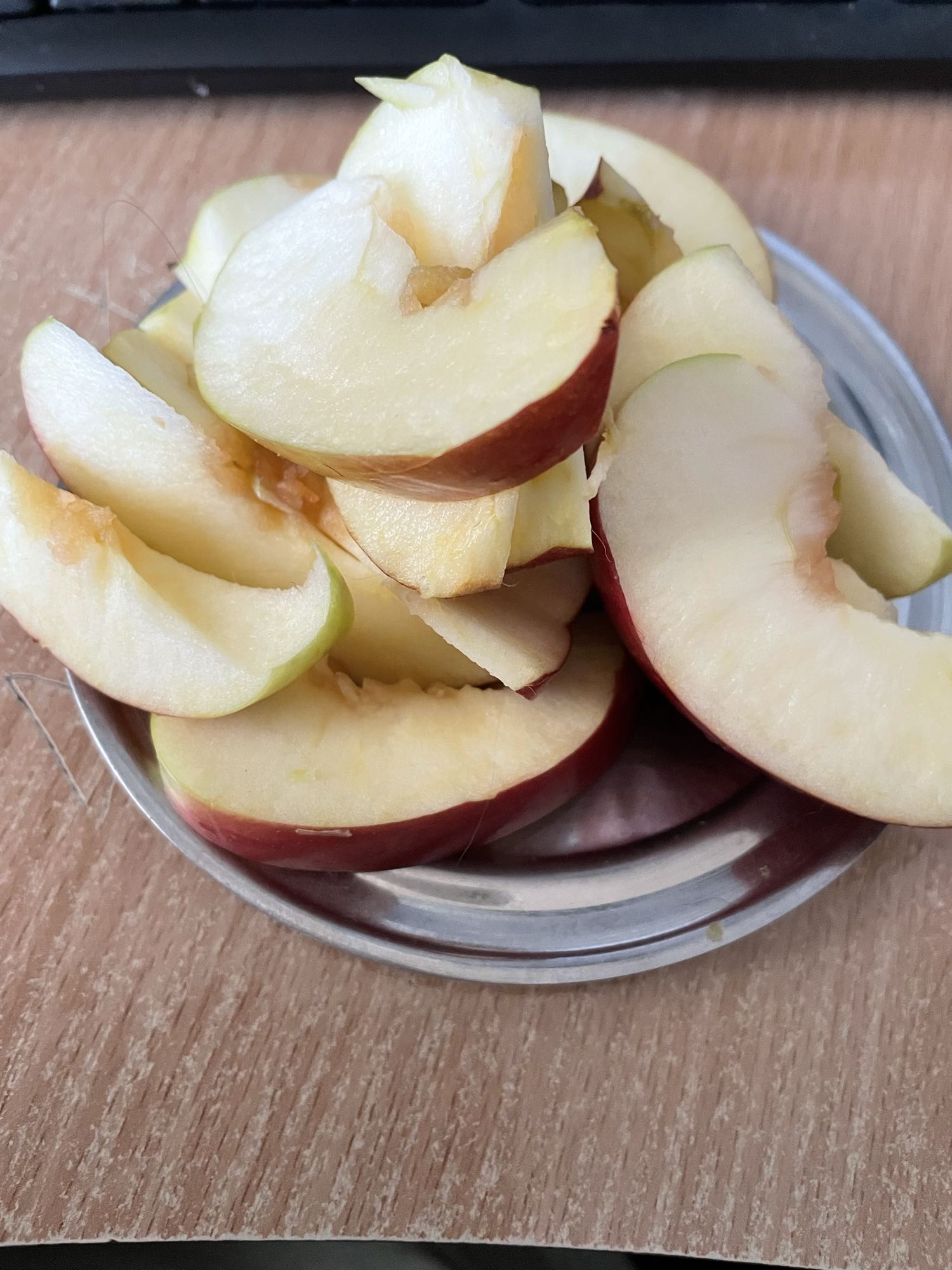 Нарезанное яблоко