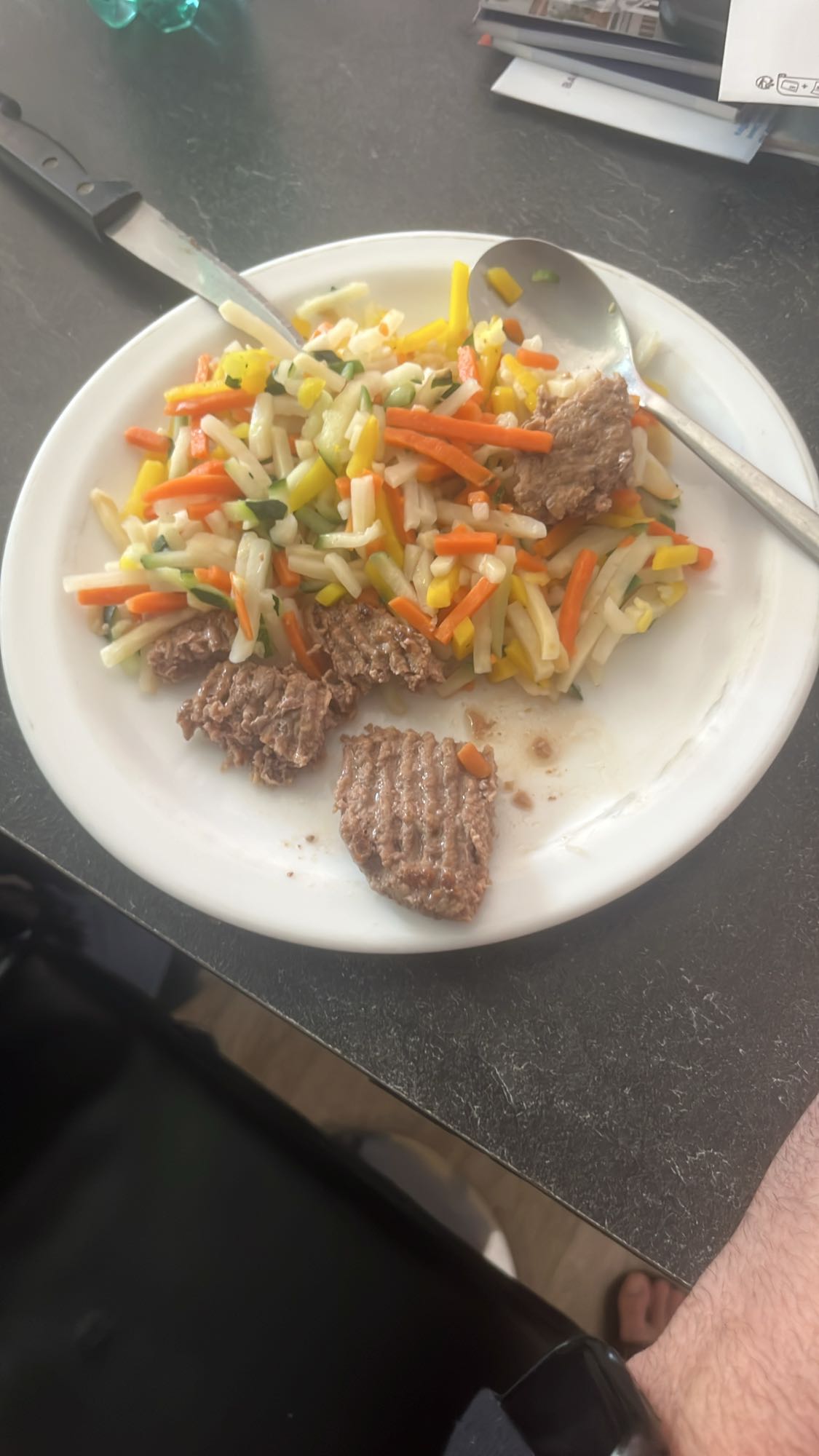 Steak haché et légumes