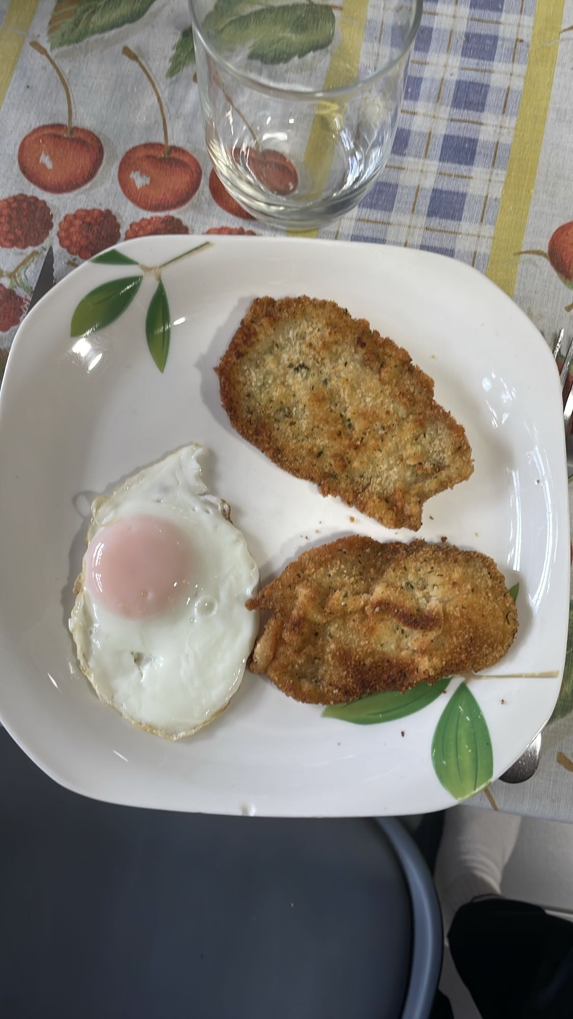 Milanesa con huevo frito