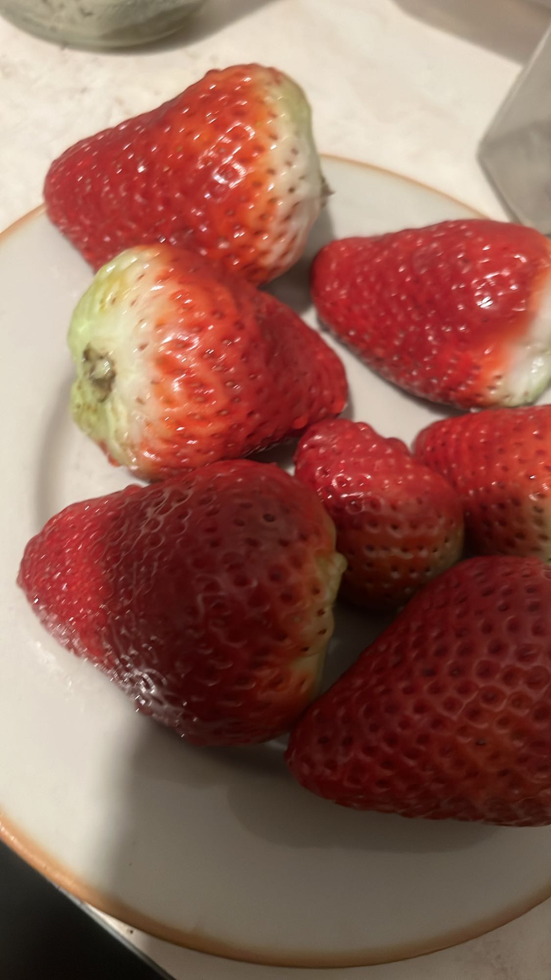 Truskawki na talerzu