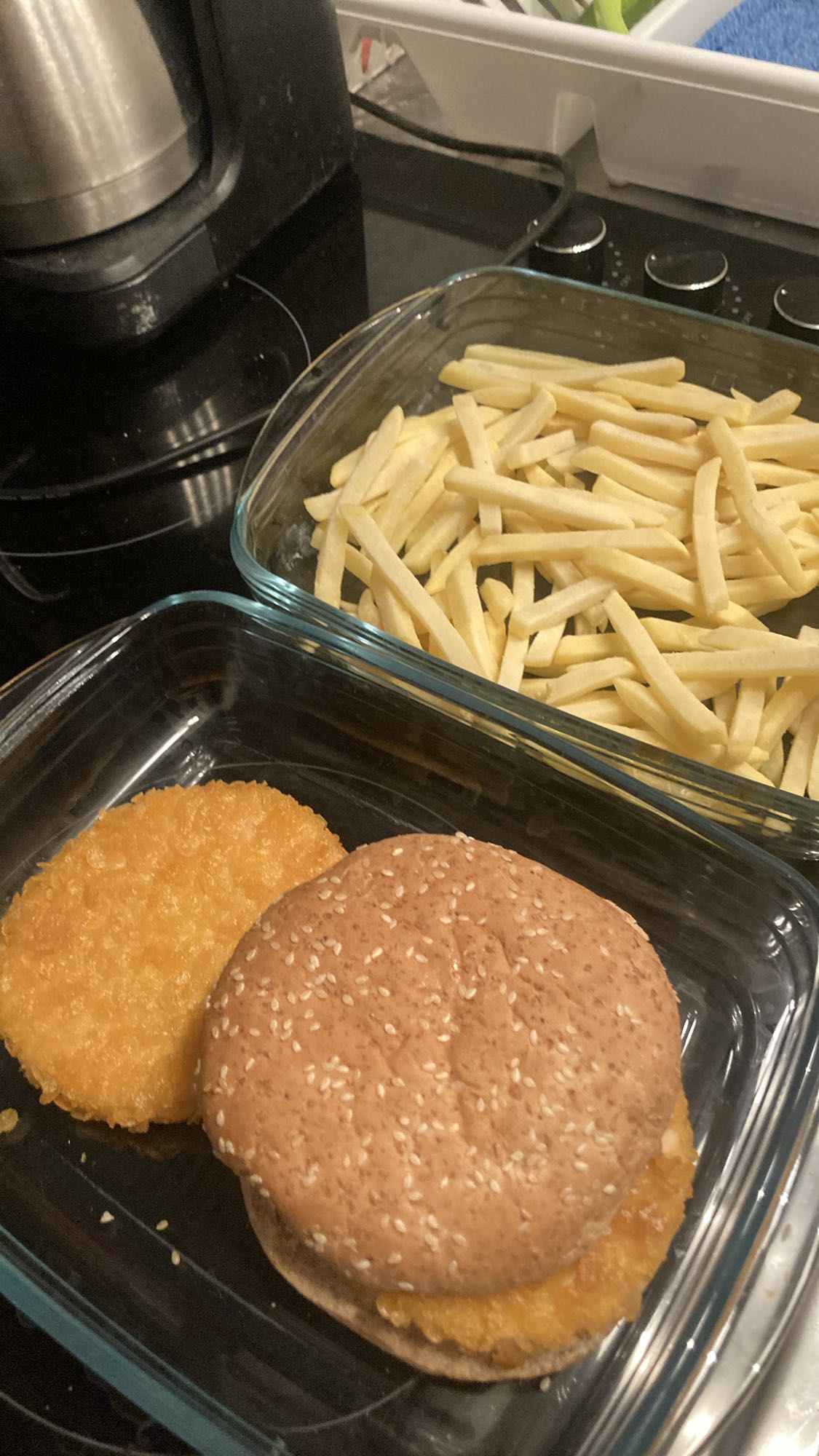 Burger au poisson et frites