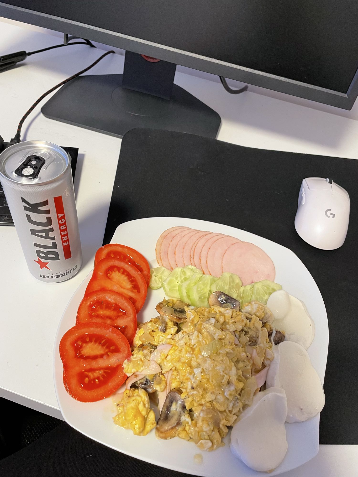 Jajecznica z warzywami