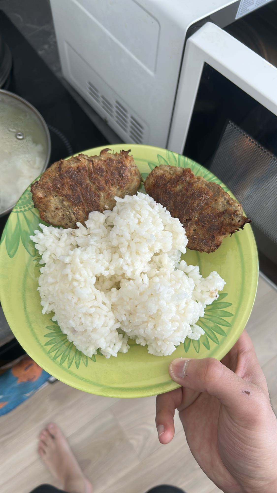 Рис с котлетами