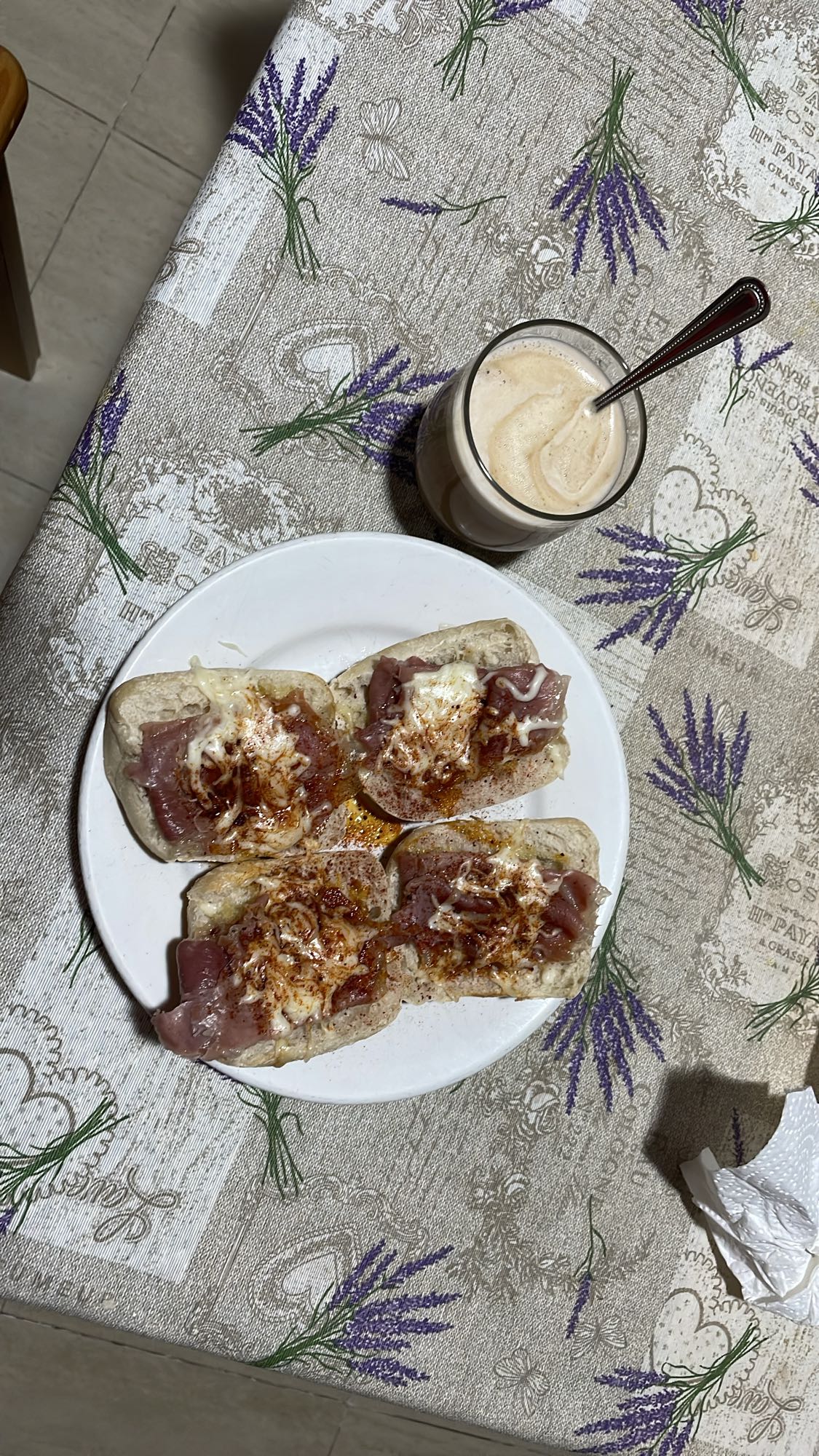 Tostadas con jamón y queso