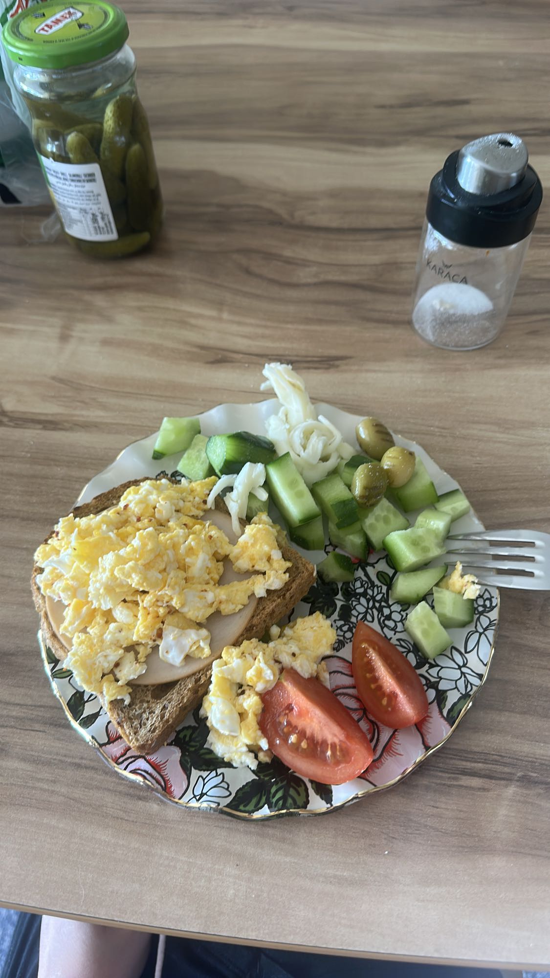 Yumurtalı Kahvaltı Tabağı