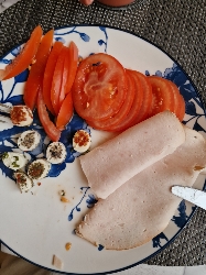 Assiette de dinde et tomates