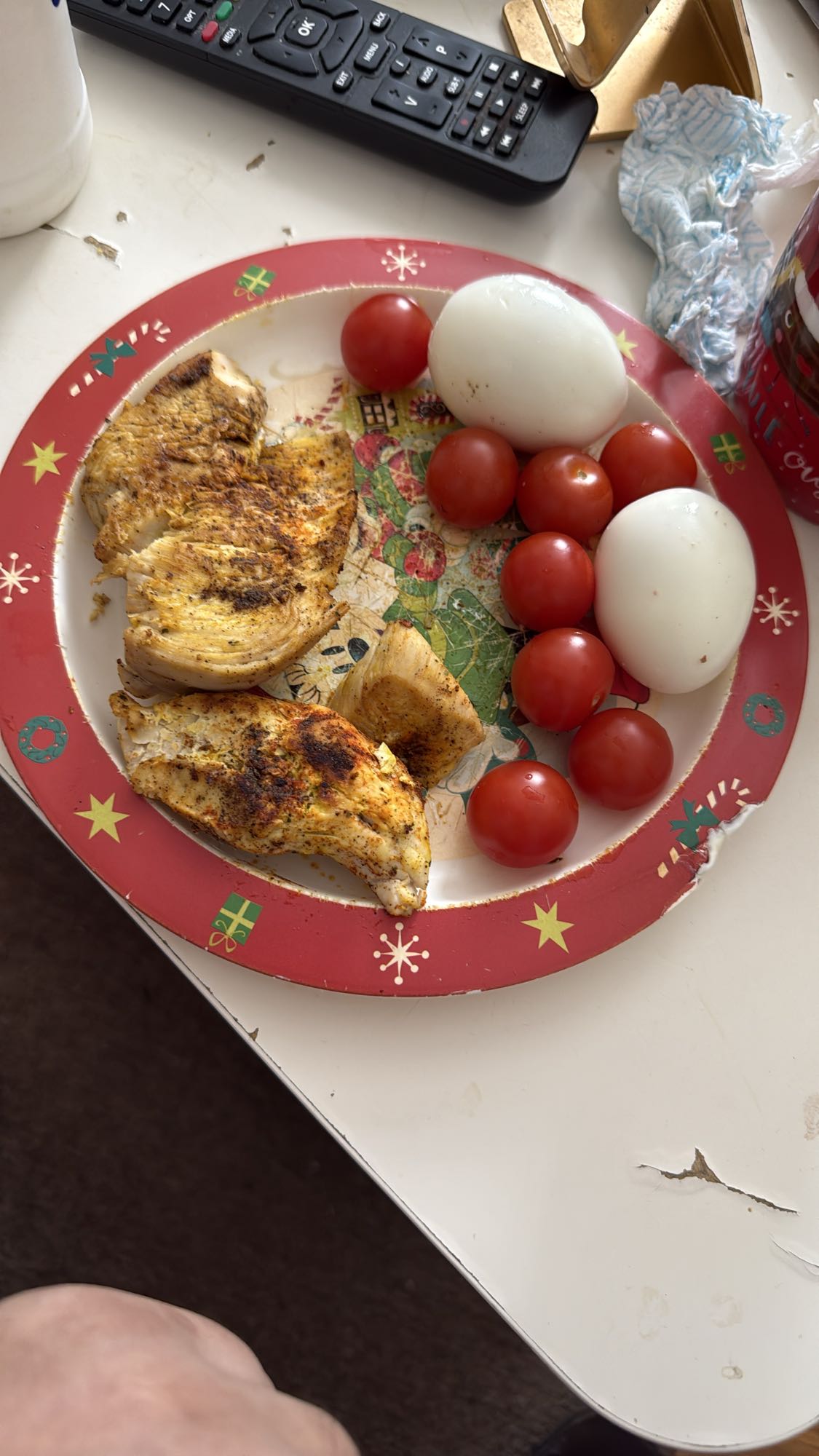 Pui cu ouă și roșii