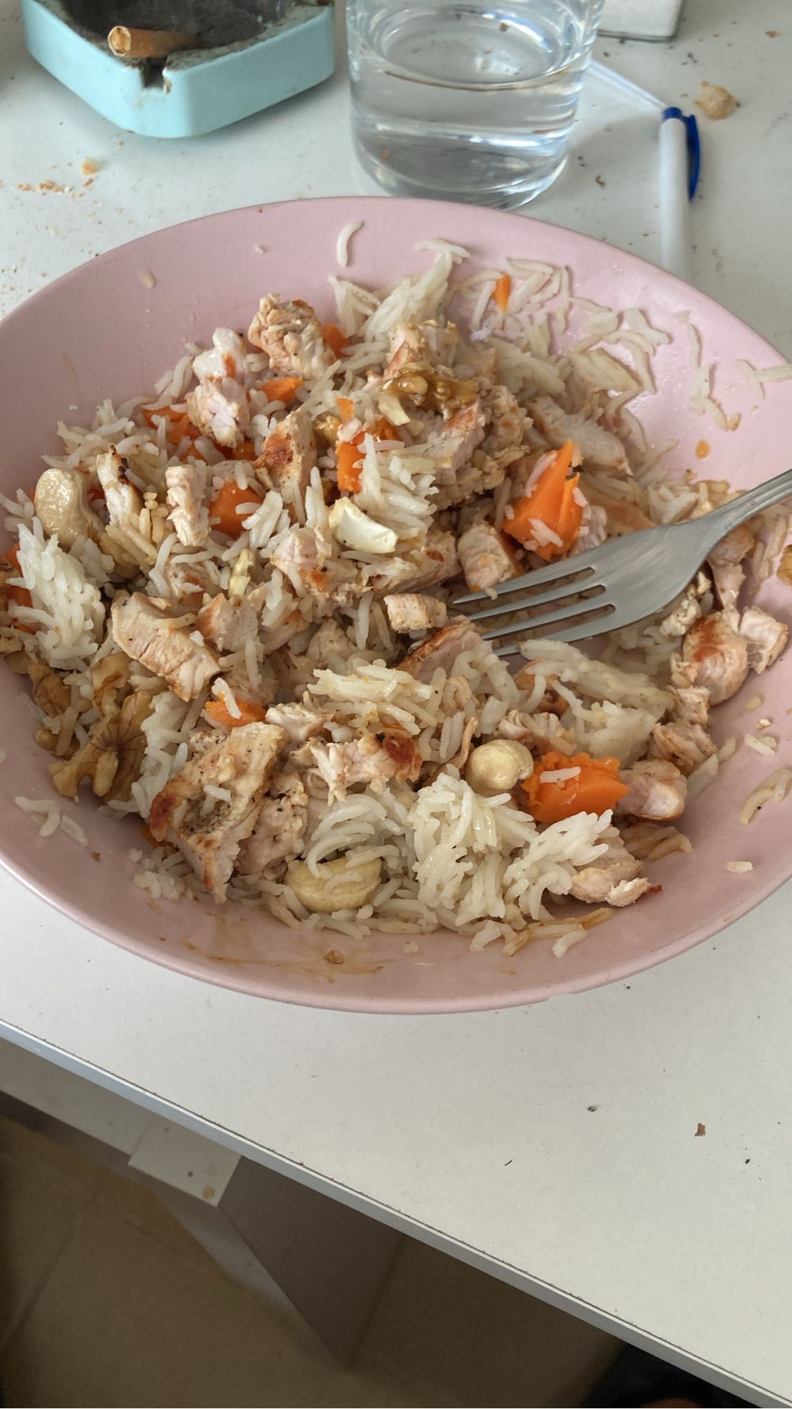 Arroz con pollo y nueces