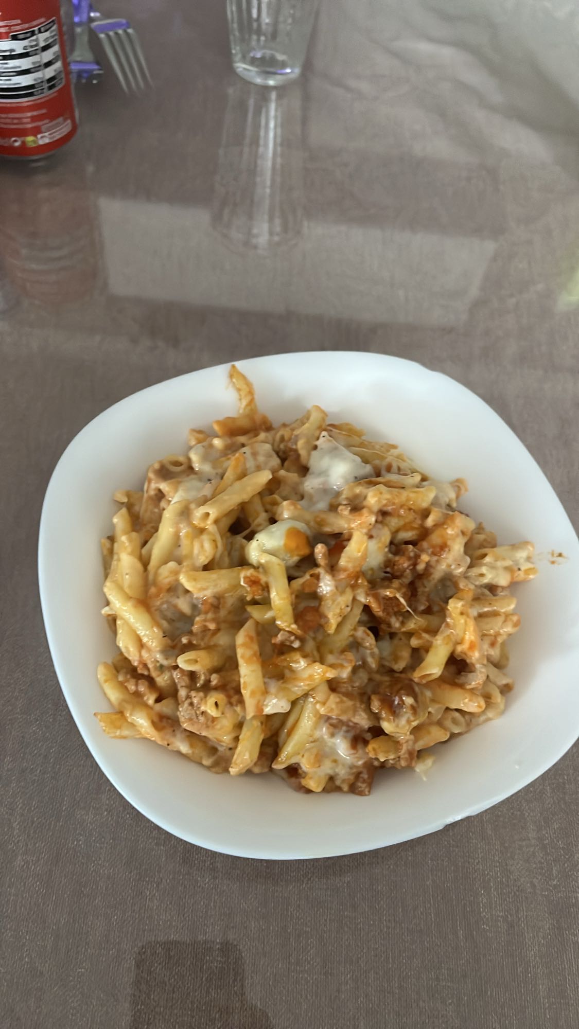 Pasta con carne y queso