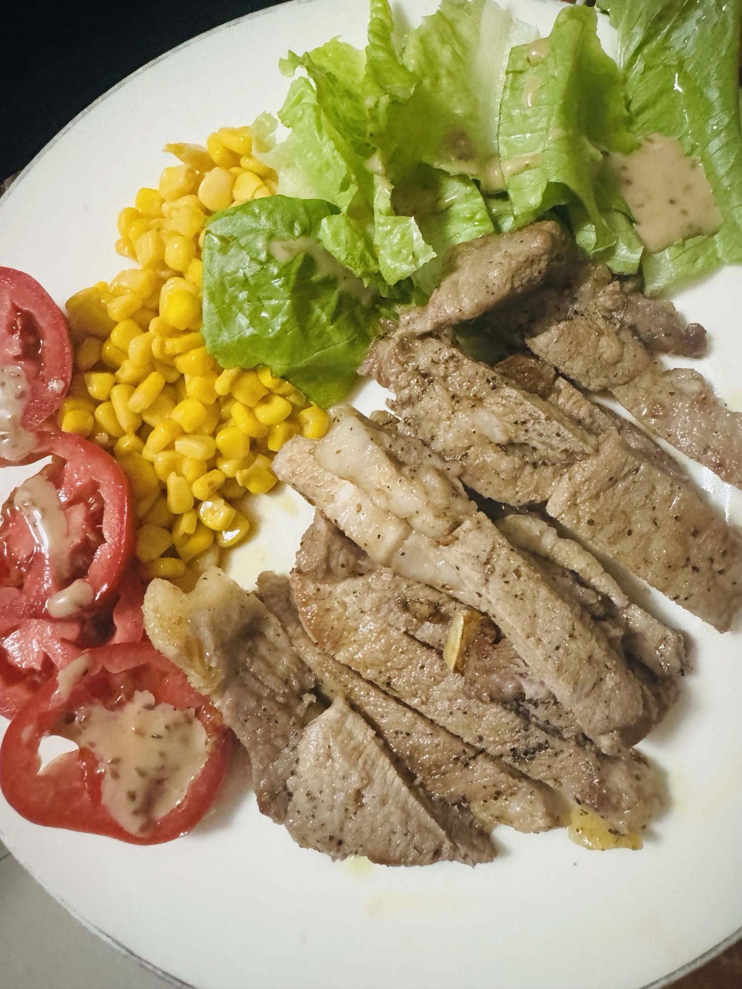 Grilled Beef Salad Plate