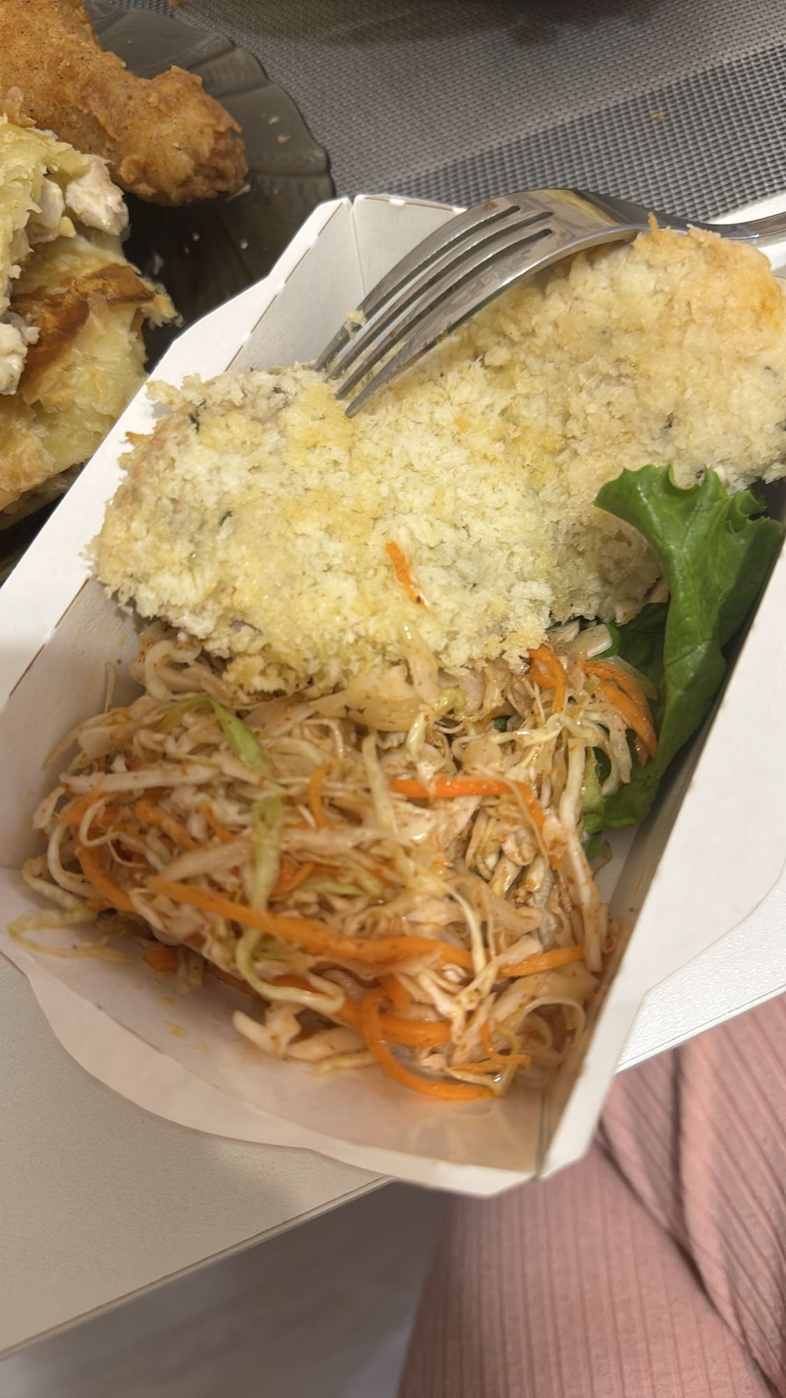 Запеченная рыба с салатом