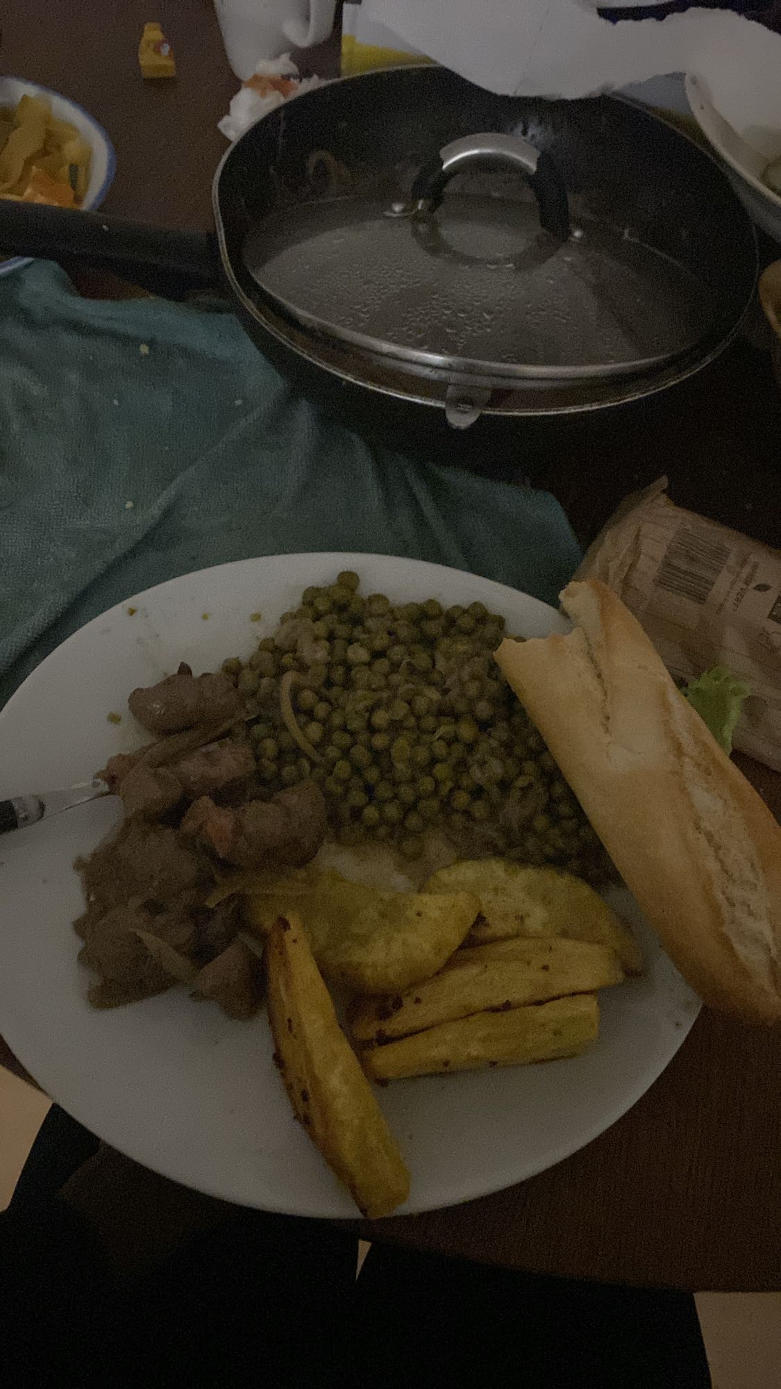 Repas de viande et légumes