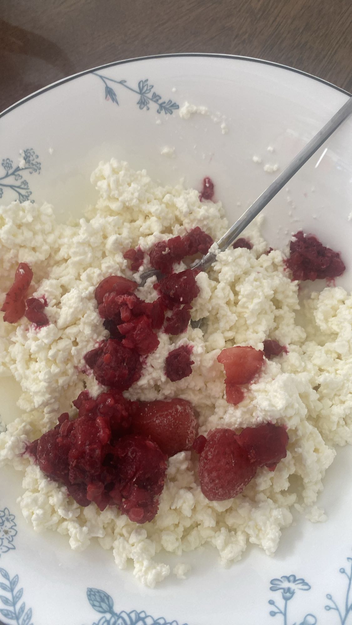 Творог с ягодами