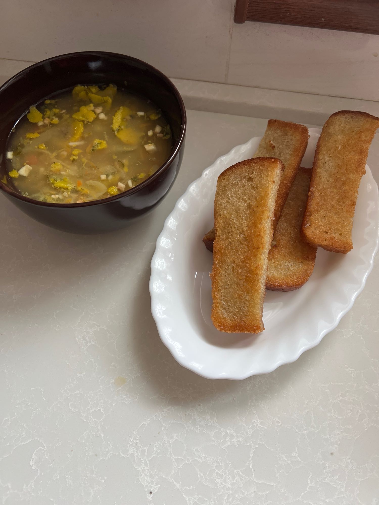 Суп с гренками