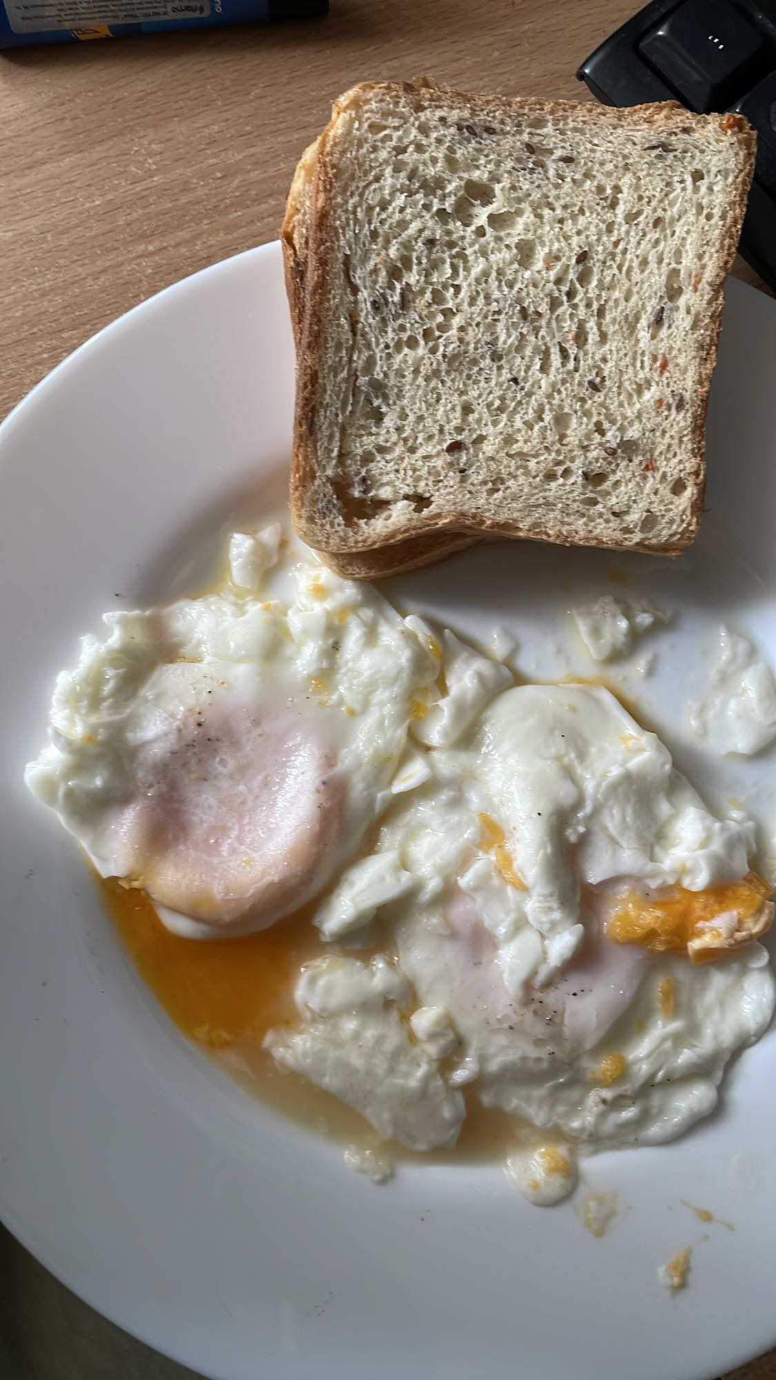 Яичница с тостом