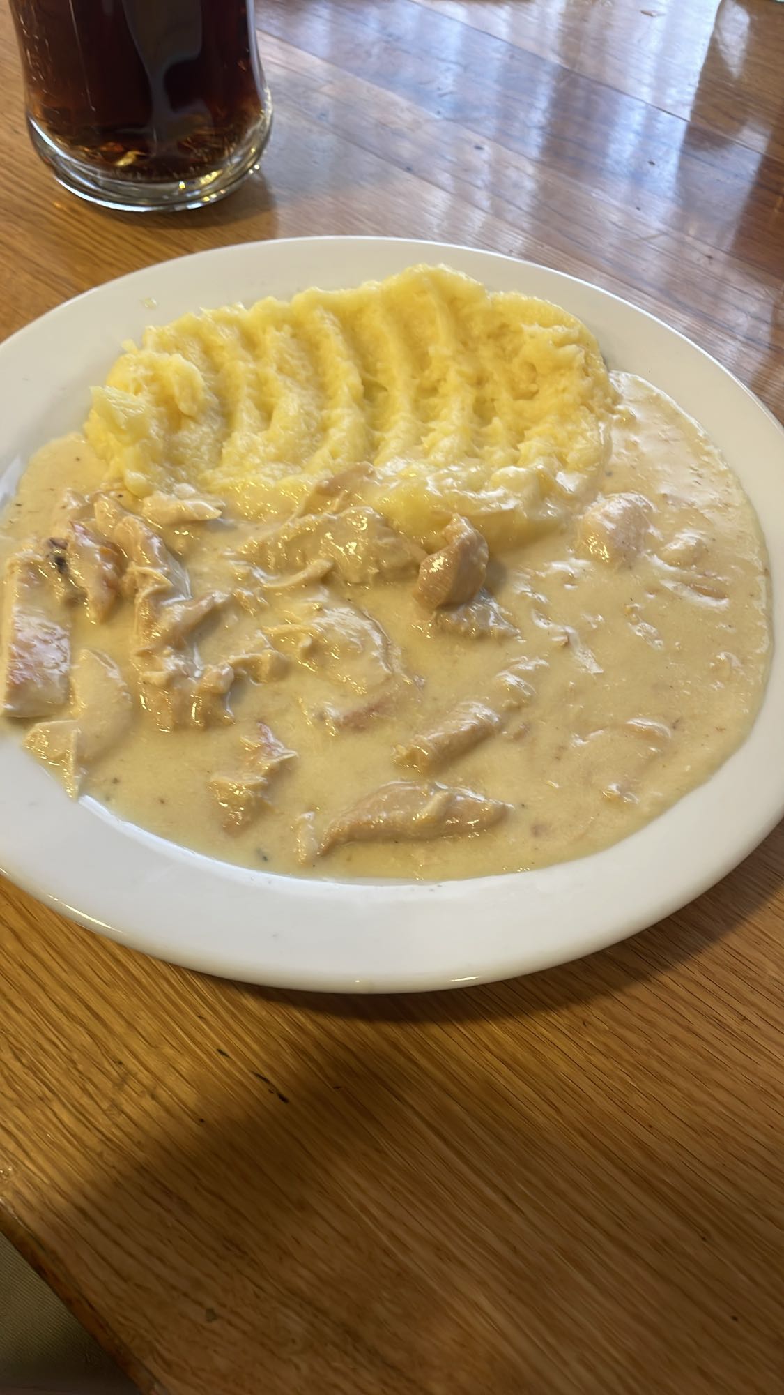 Piščanec v smetanovi omaki