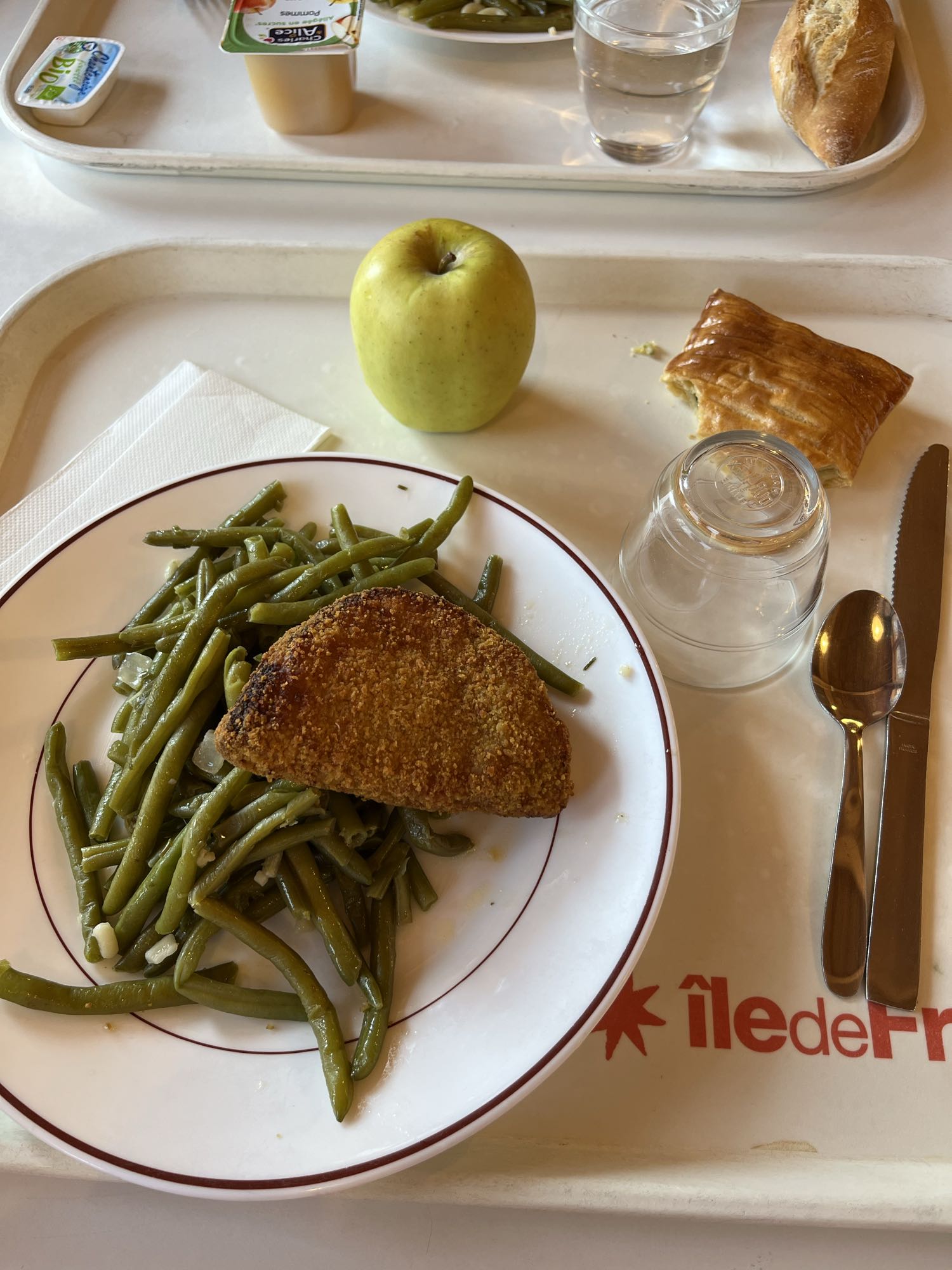 Repas équilibré cantine