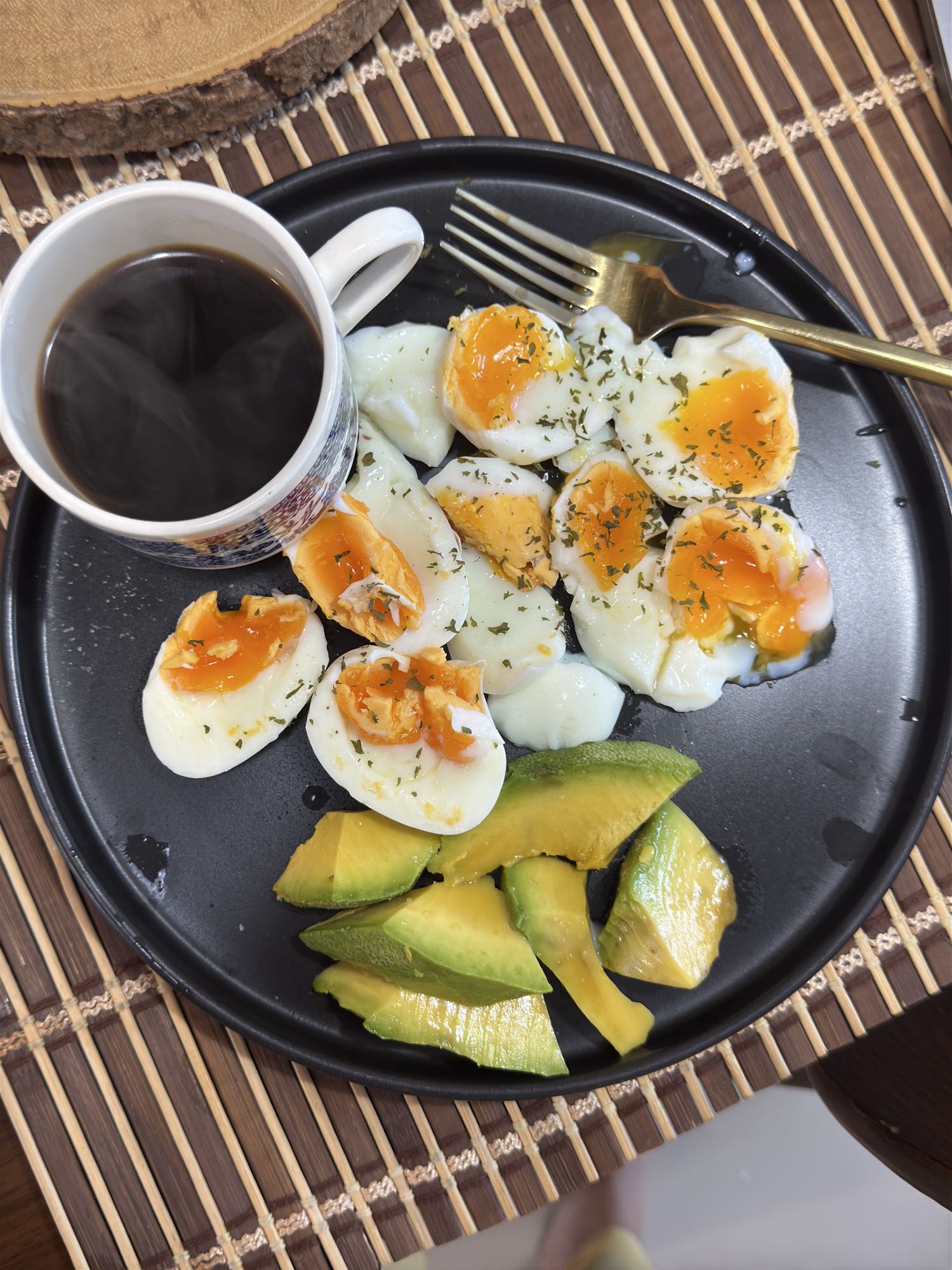 Huevos con aguacate