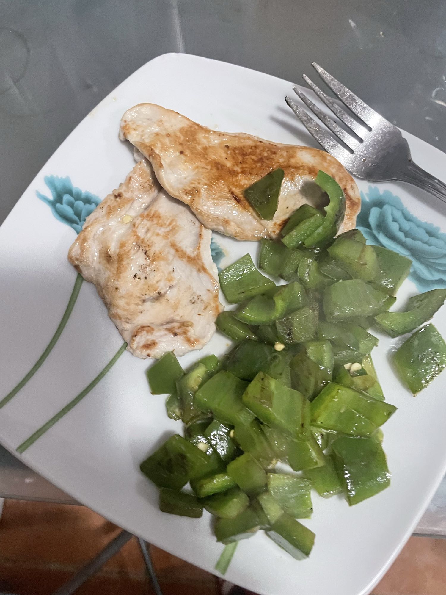Pollo a la plancha con pimientos