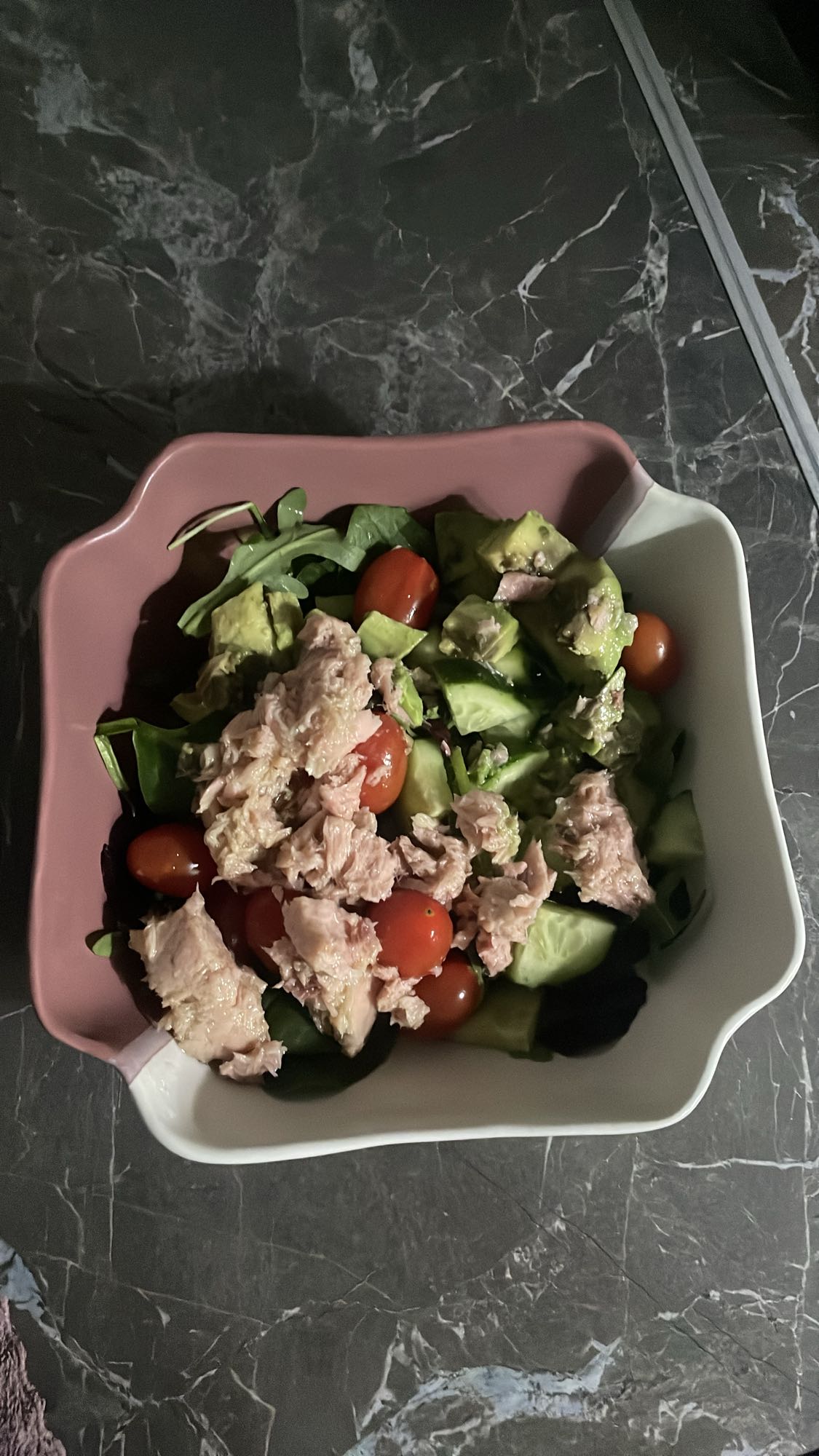 Салат с тунцом