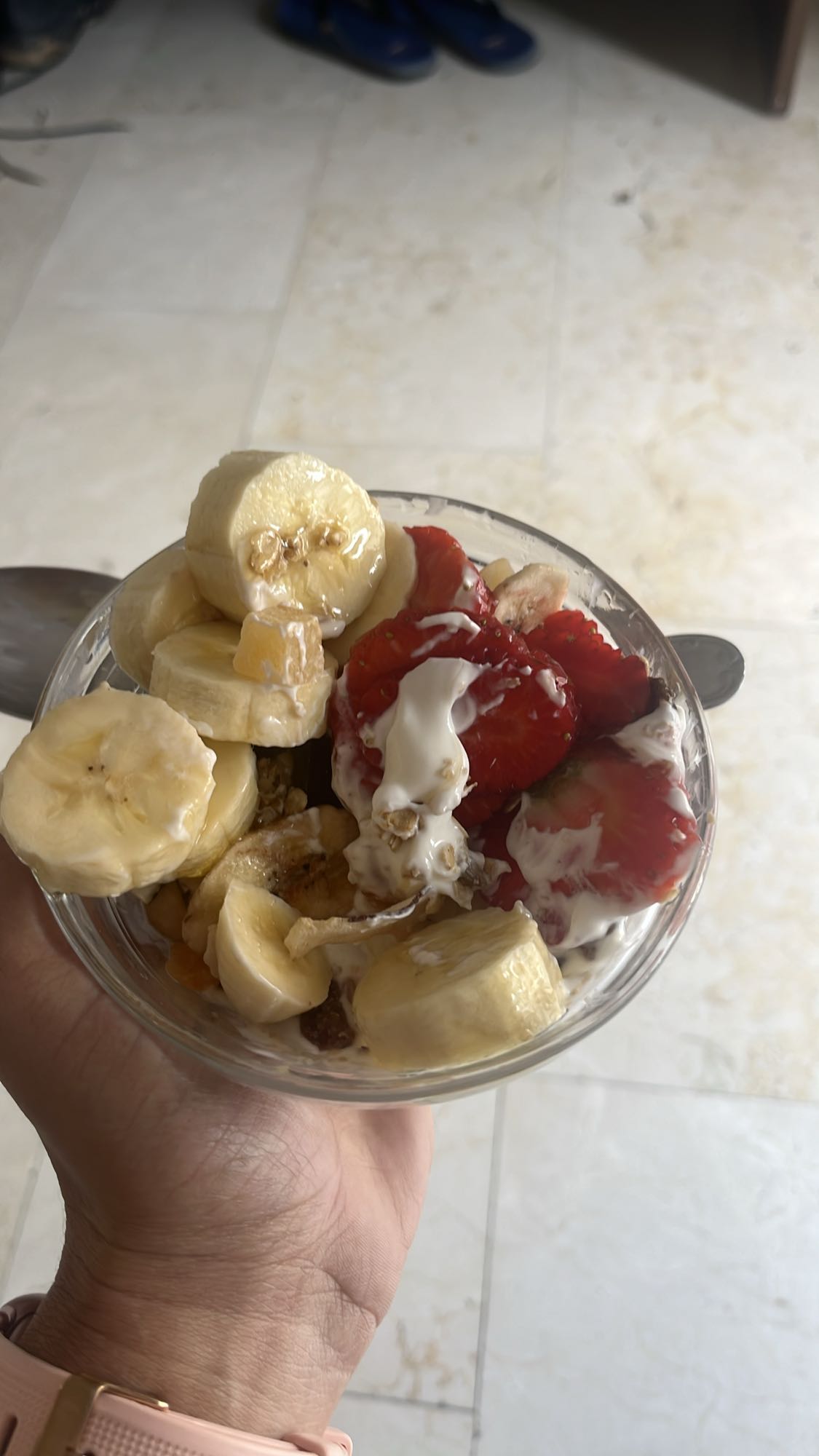 Tazón de frutas con yogur