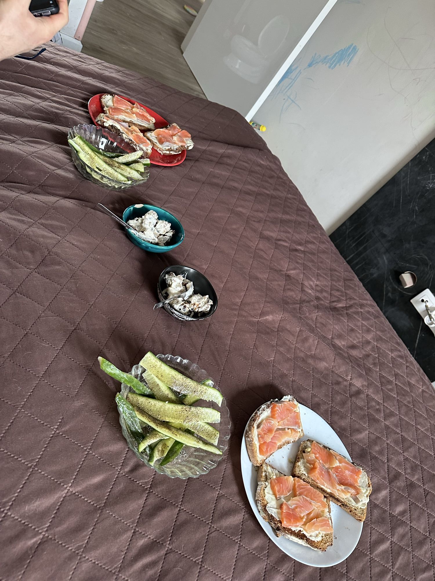 Salmon Sandwich with Veggies