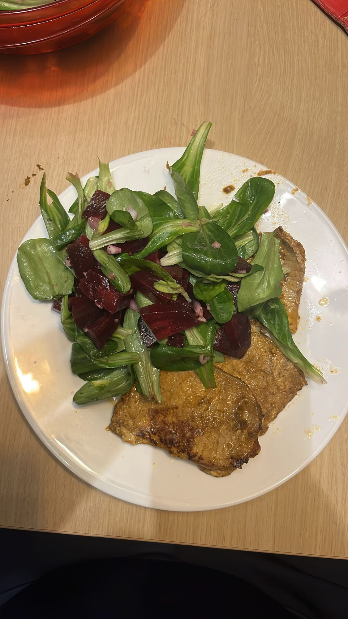 Salade et steak mariné