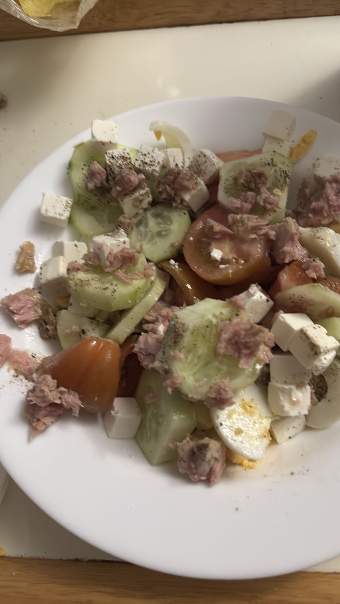 Ensalada de atún y queso